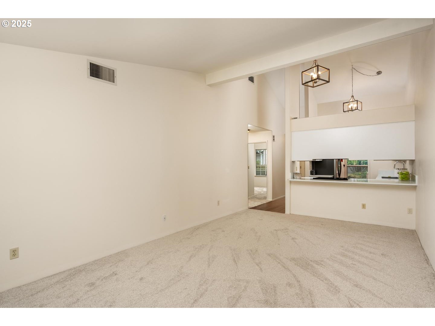 Photo #3: 750746849 Listing: Photo #3