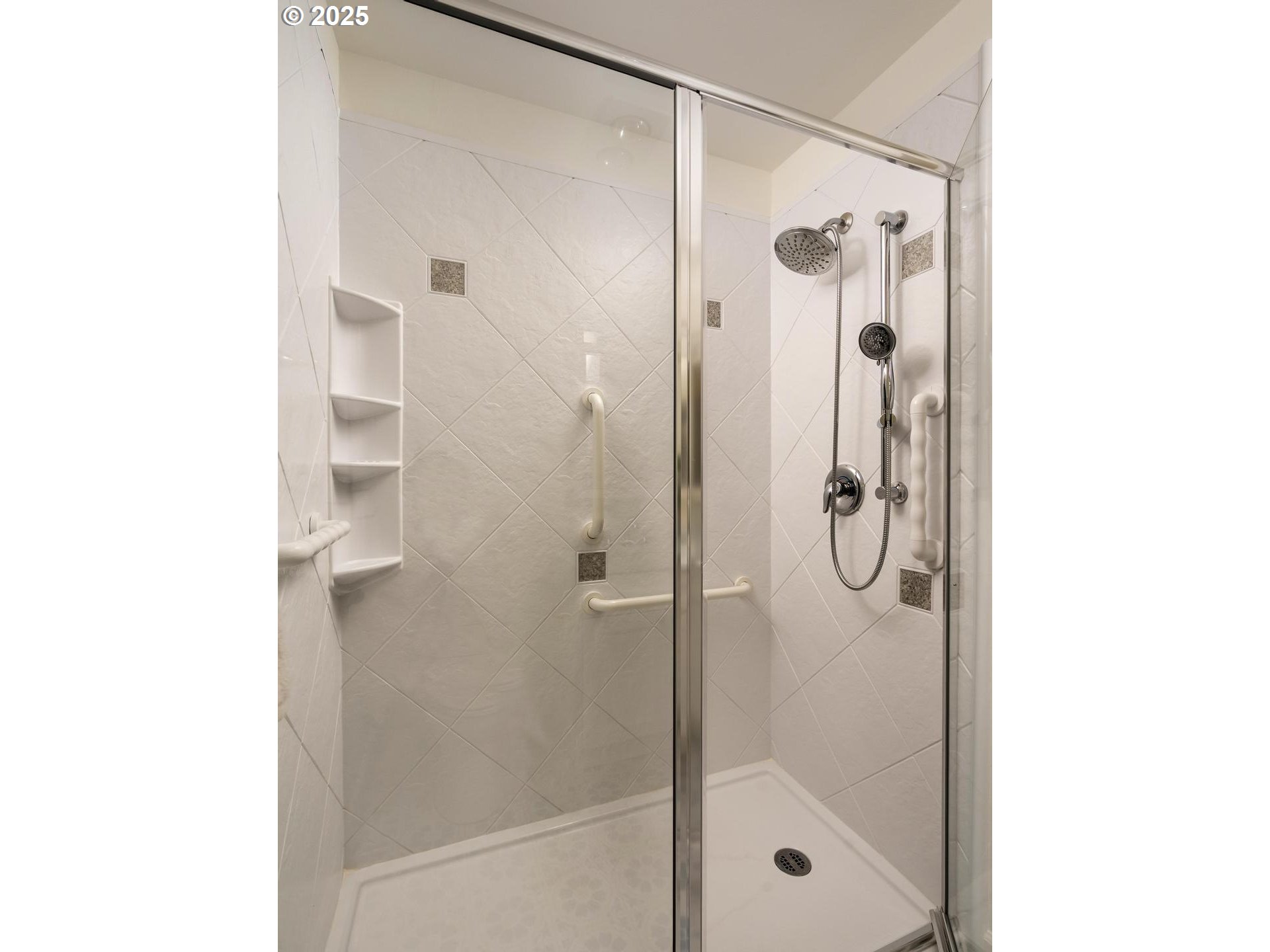 Photo #17: 750746849 Listing: Photo #17