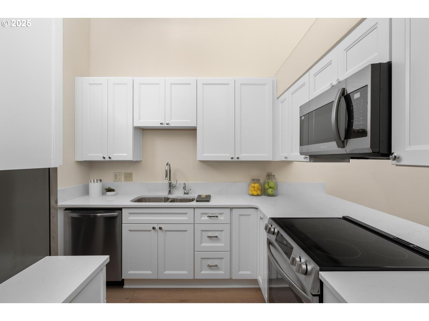 Photo #5: 750746849 Listing: Photo #5