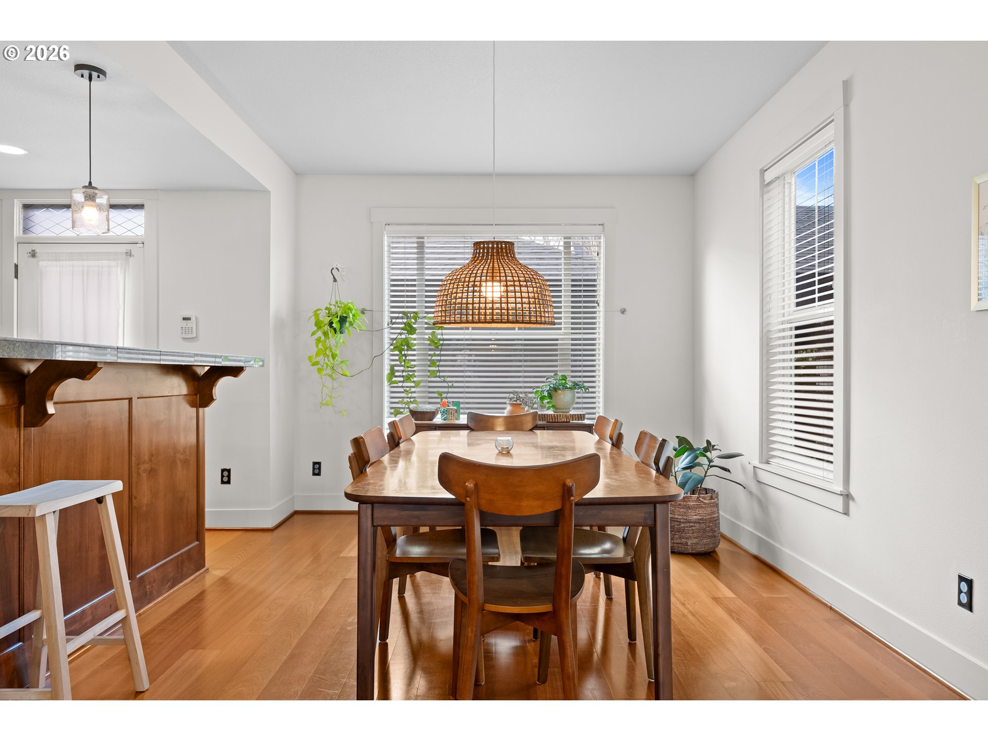 Photo #10: 751477857 Listing: Photo #10