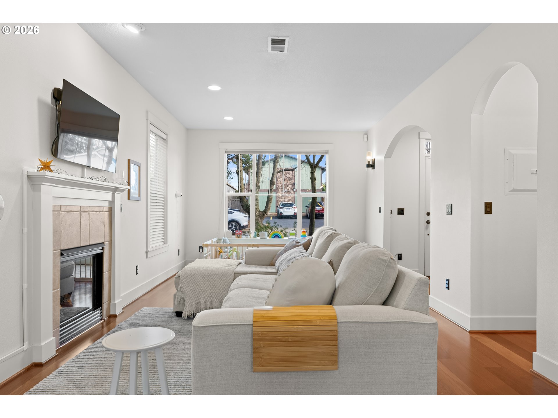 Photo #8: 751477857 Listing: Photo #8