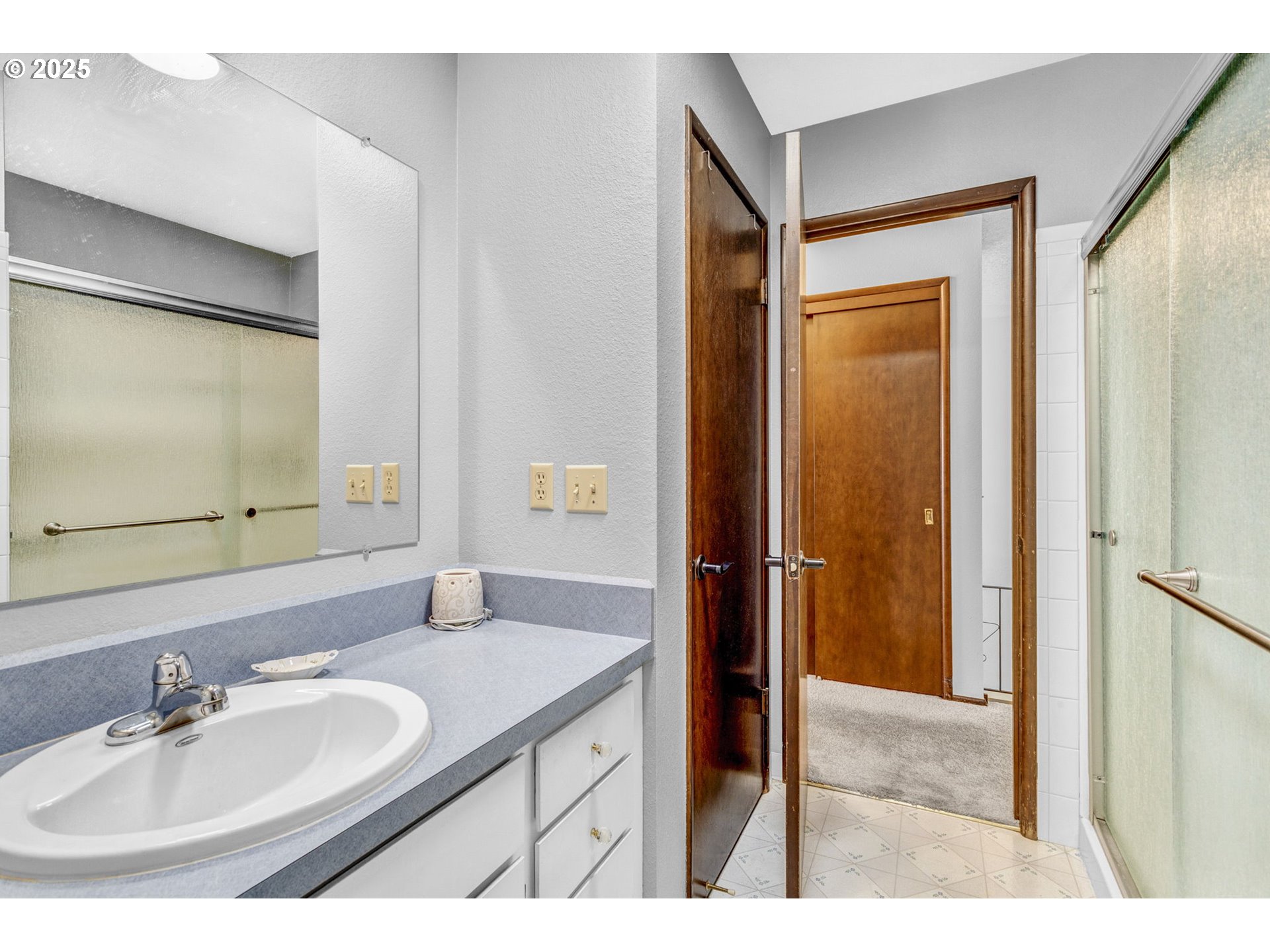 Photo #6: 752269517 Listing 
