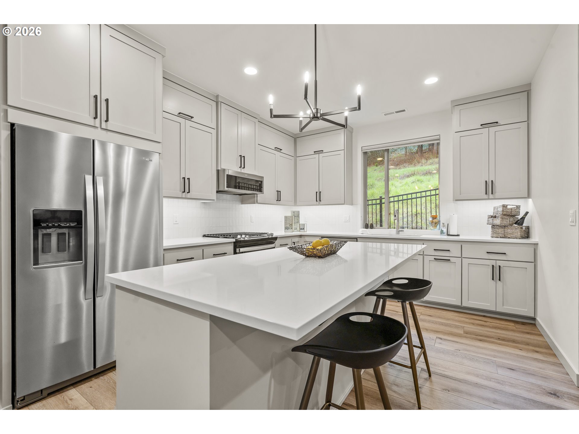 143 SHELTON MCMURPHEY BLVD, Eugene, OR, 97401