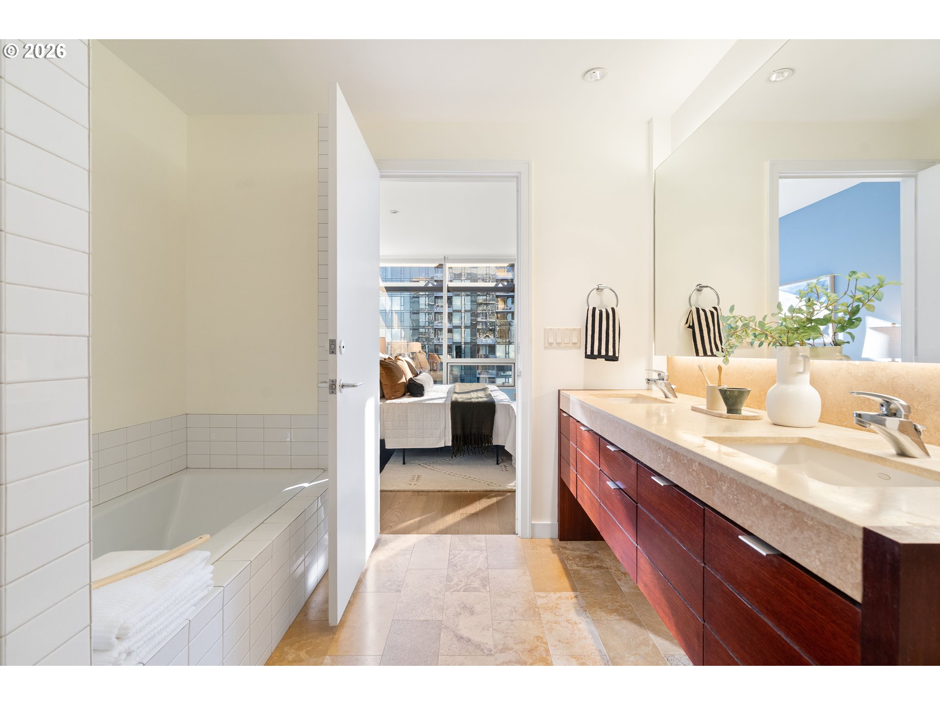 Photo #16: 753038972 Listing: Photo #16