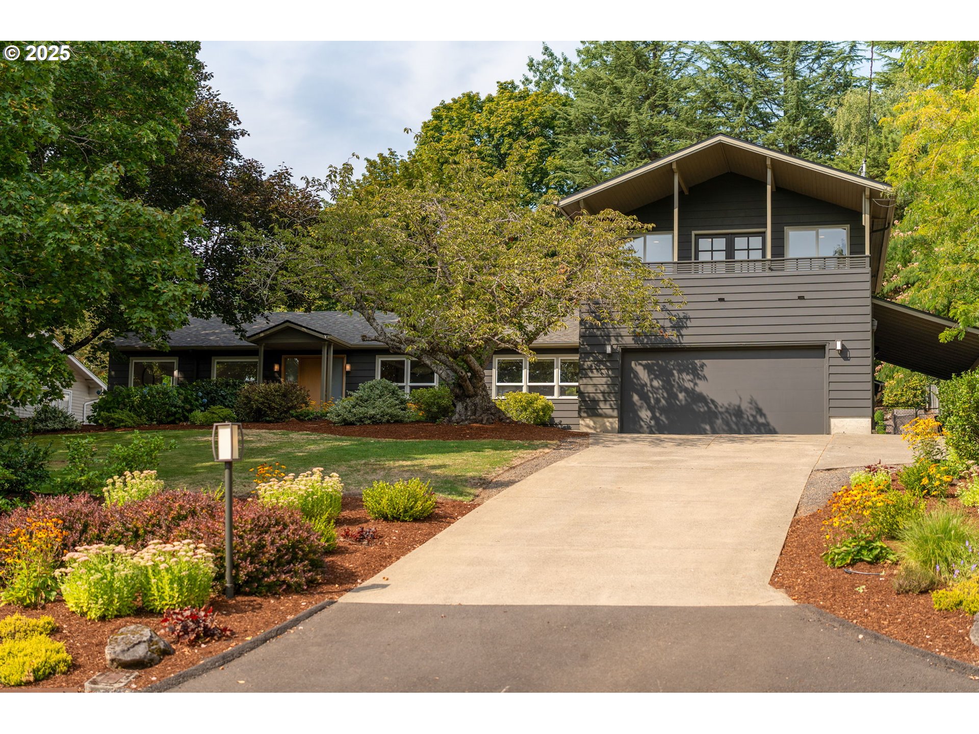 Featured Listings Featured Listings