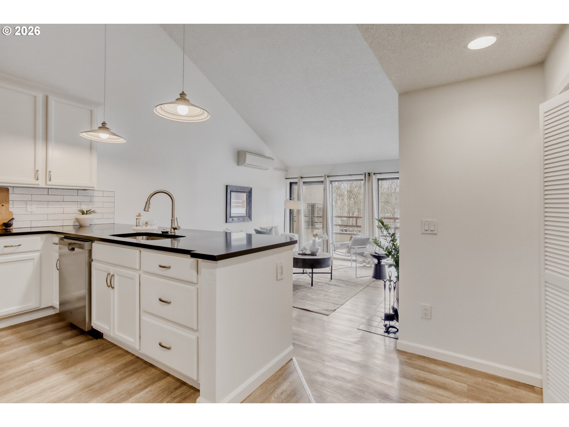 Photo #10: 754703296 Listing: Photo #10