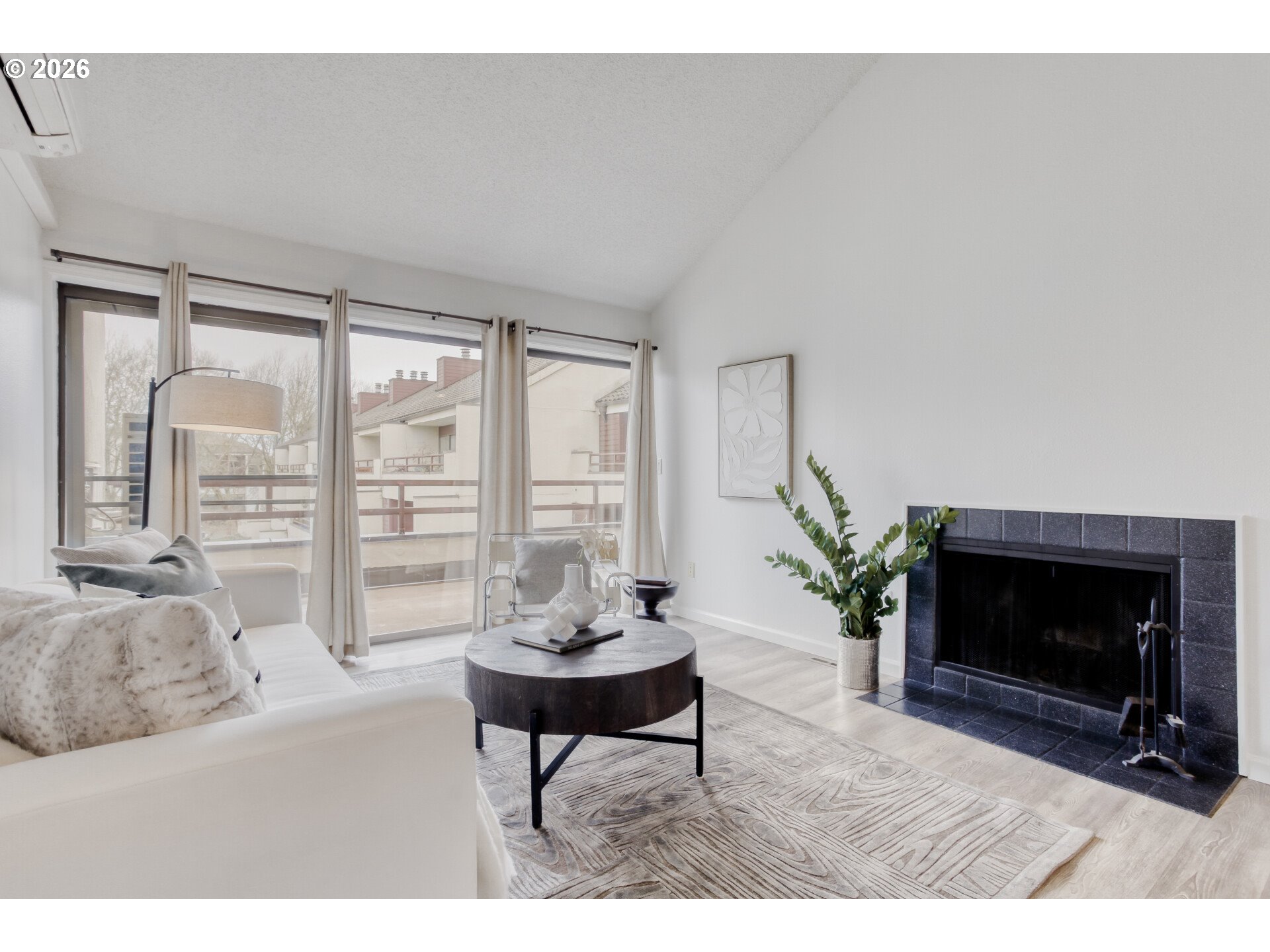 Photo #5: 754703296 Listing: Photo #5