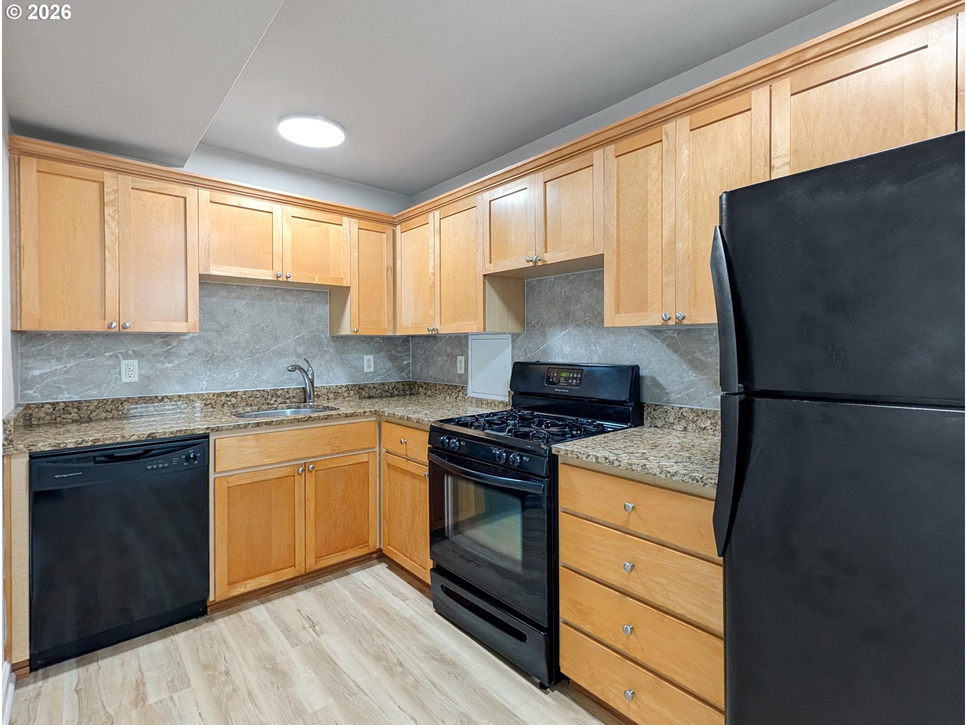 Photo #3: 755214723 Listing: Photo #3