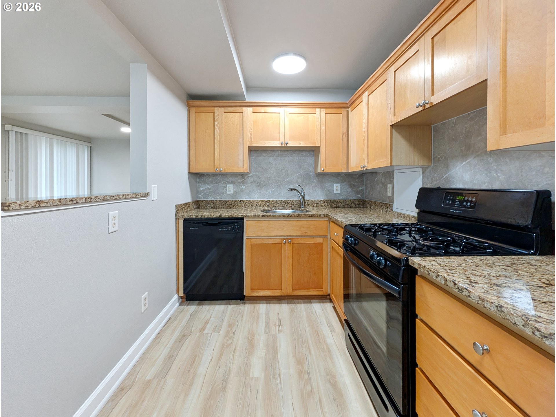 Photo #5: 755214723 Listing: Photo #5