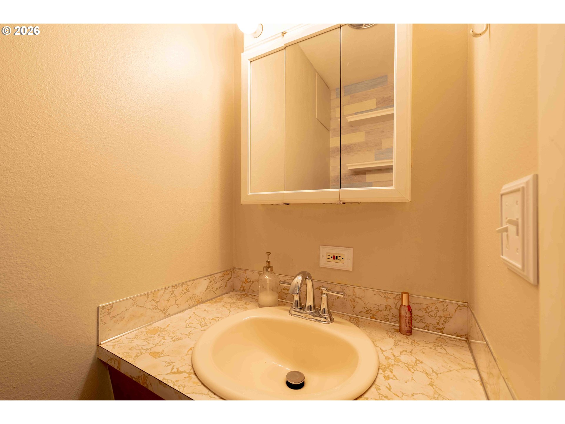 Photo #10: 756215056 Listing: Photo #10