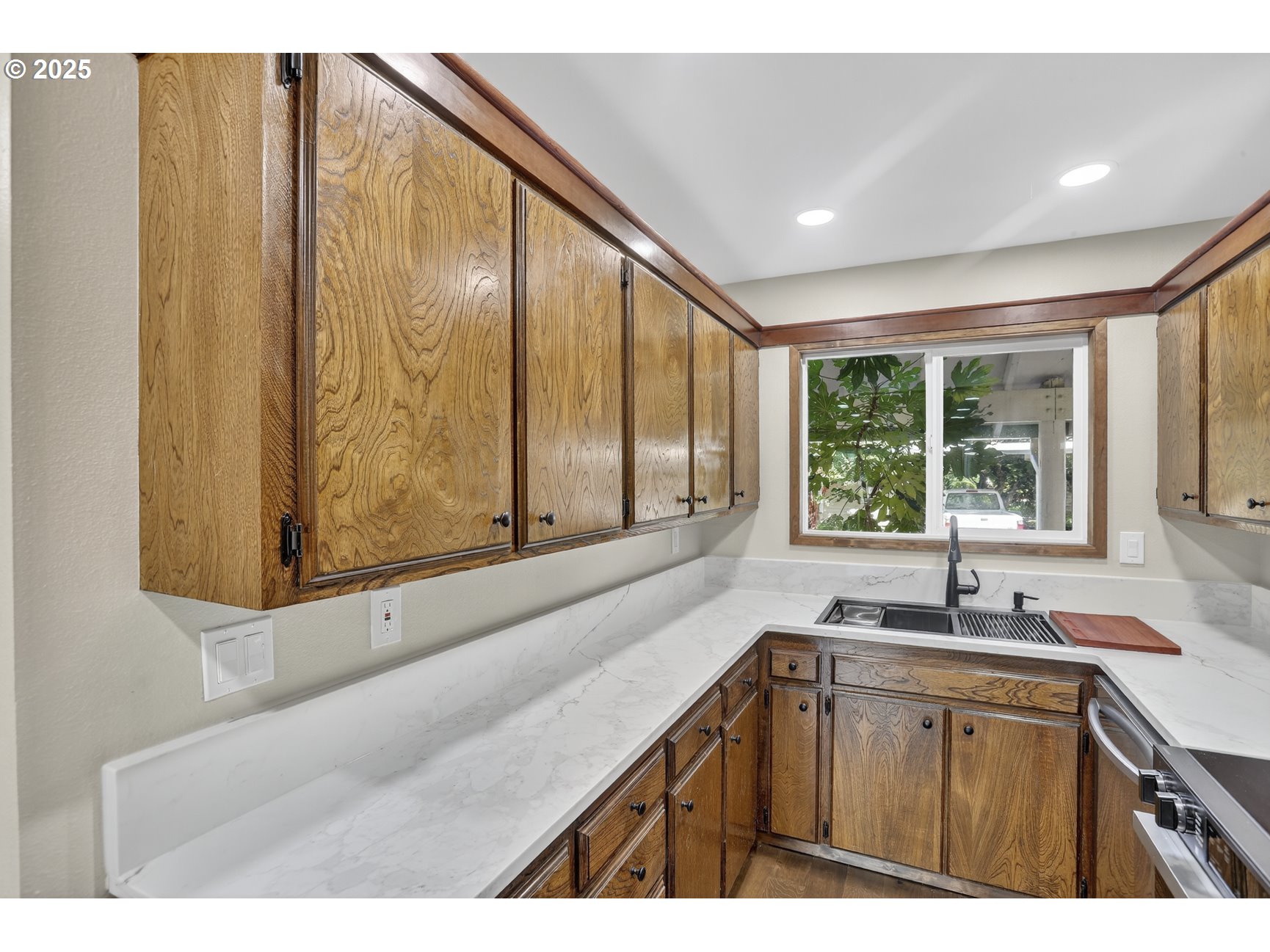 Photo #11: 756658601 Listing: Photo #11