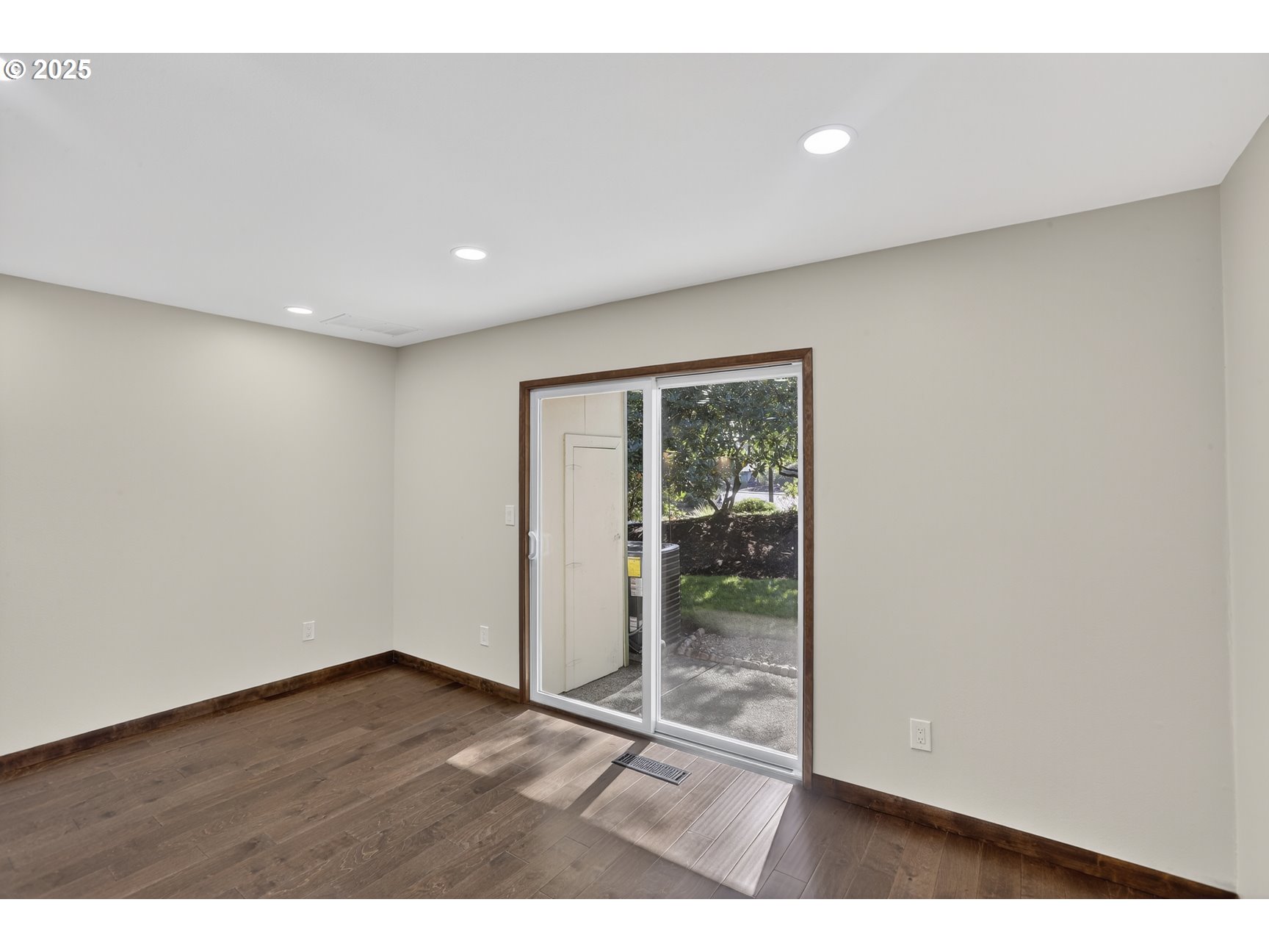 Photo #16: 756658601 Listing: Photo #16