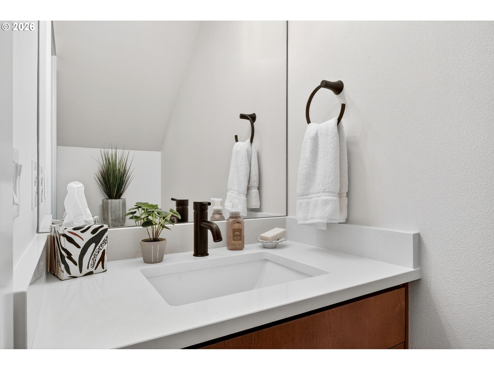 Photo #14: 758341886 Listing: Photo #14