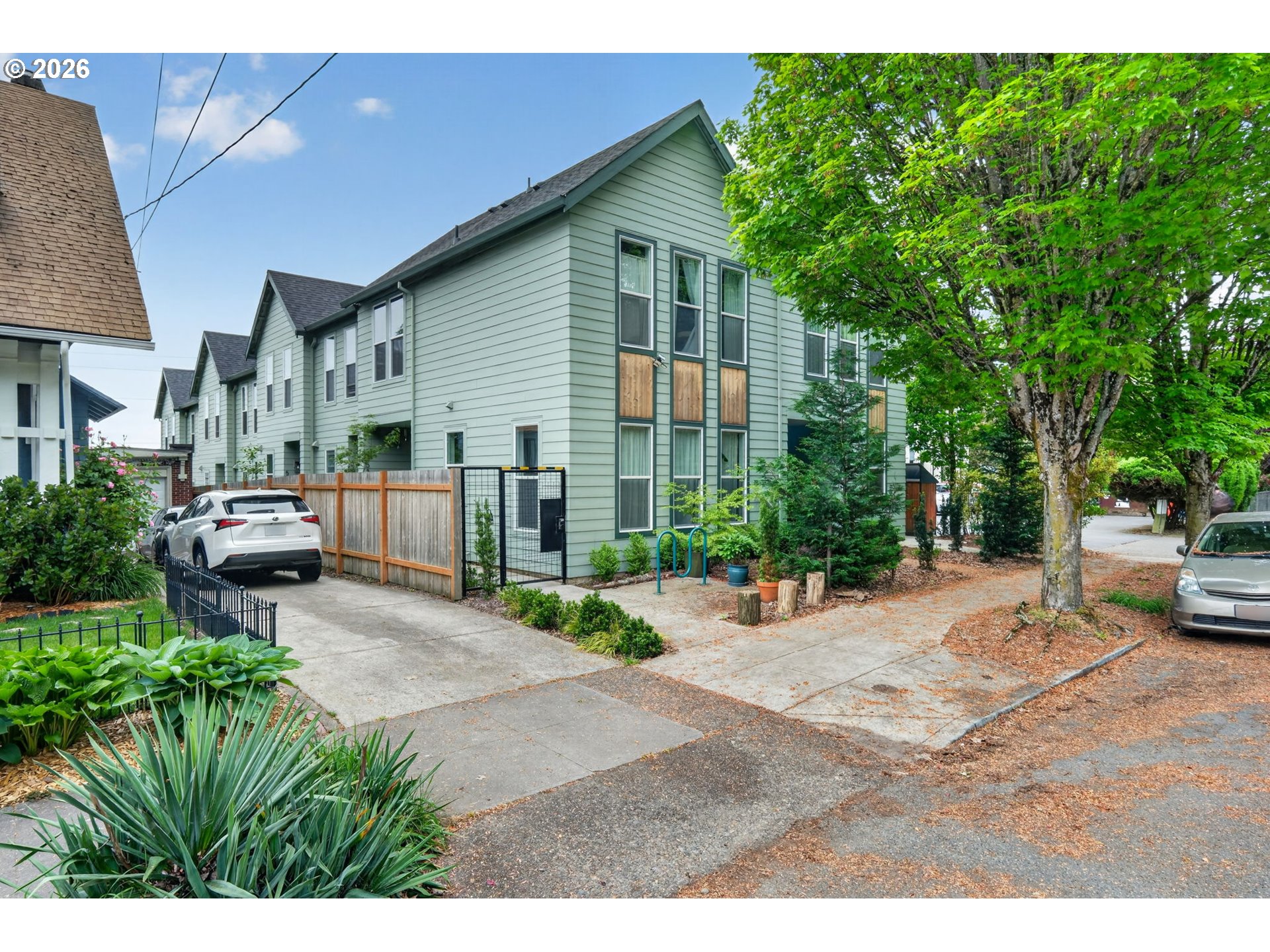 Photo #2: 758341886 Listing: Photo #2