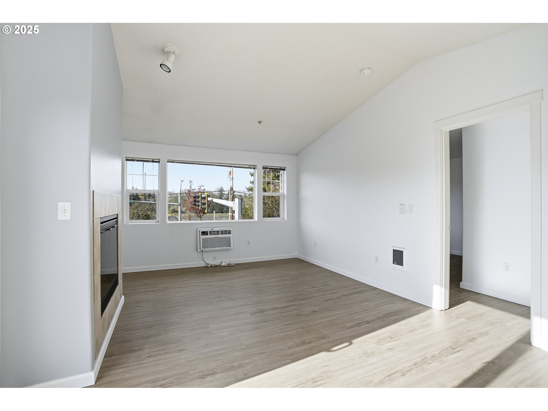 Photo #14: 759569083 Listing: Photo #14