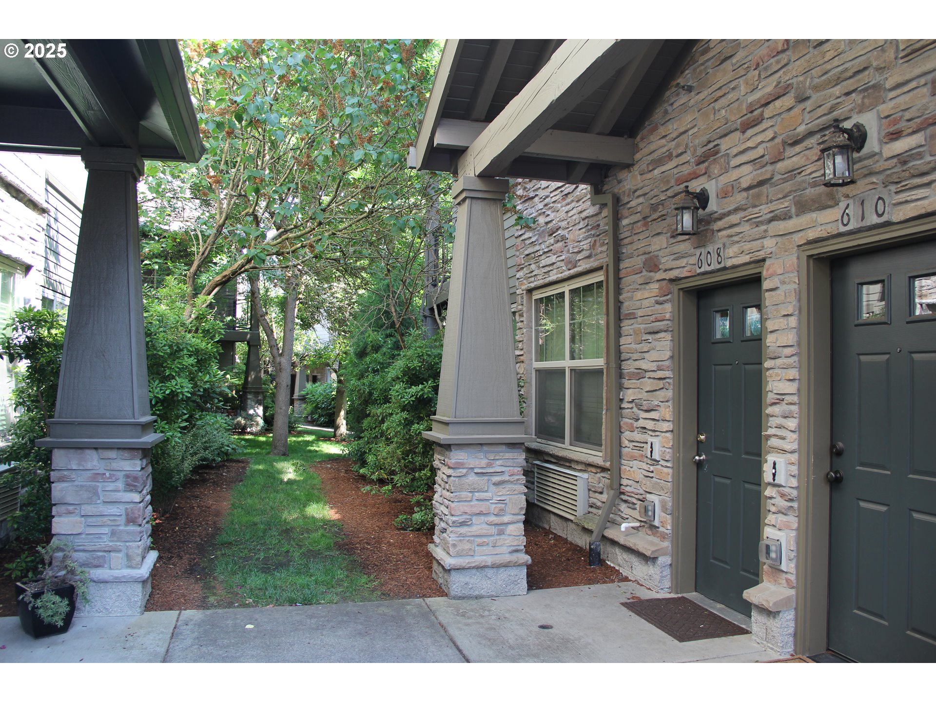 Photo #3: 759934653 Listing: Photo #3