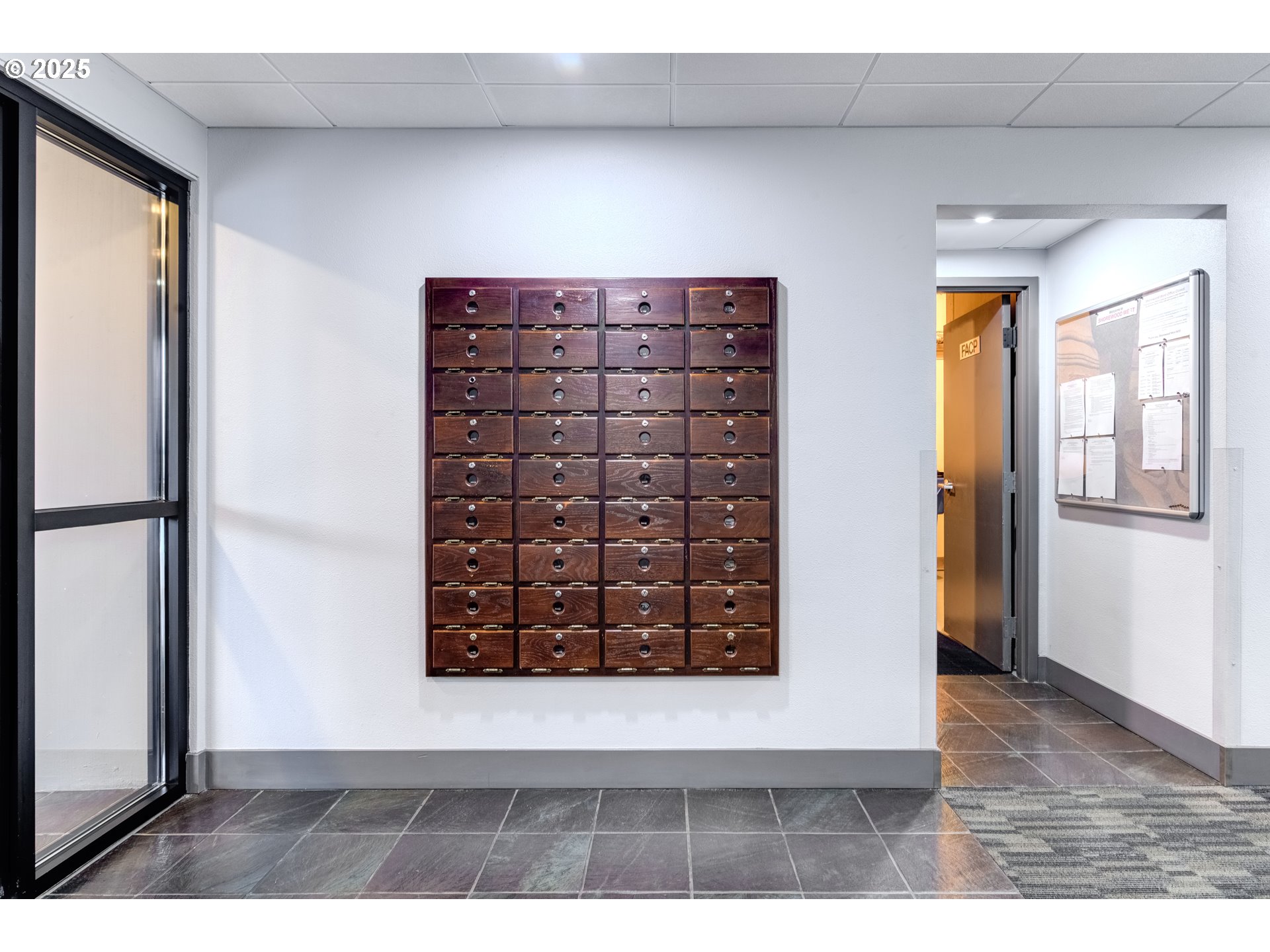 Photo #7: 760994505 Listing: Photo #7