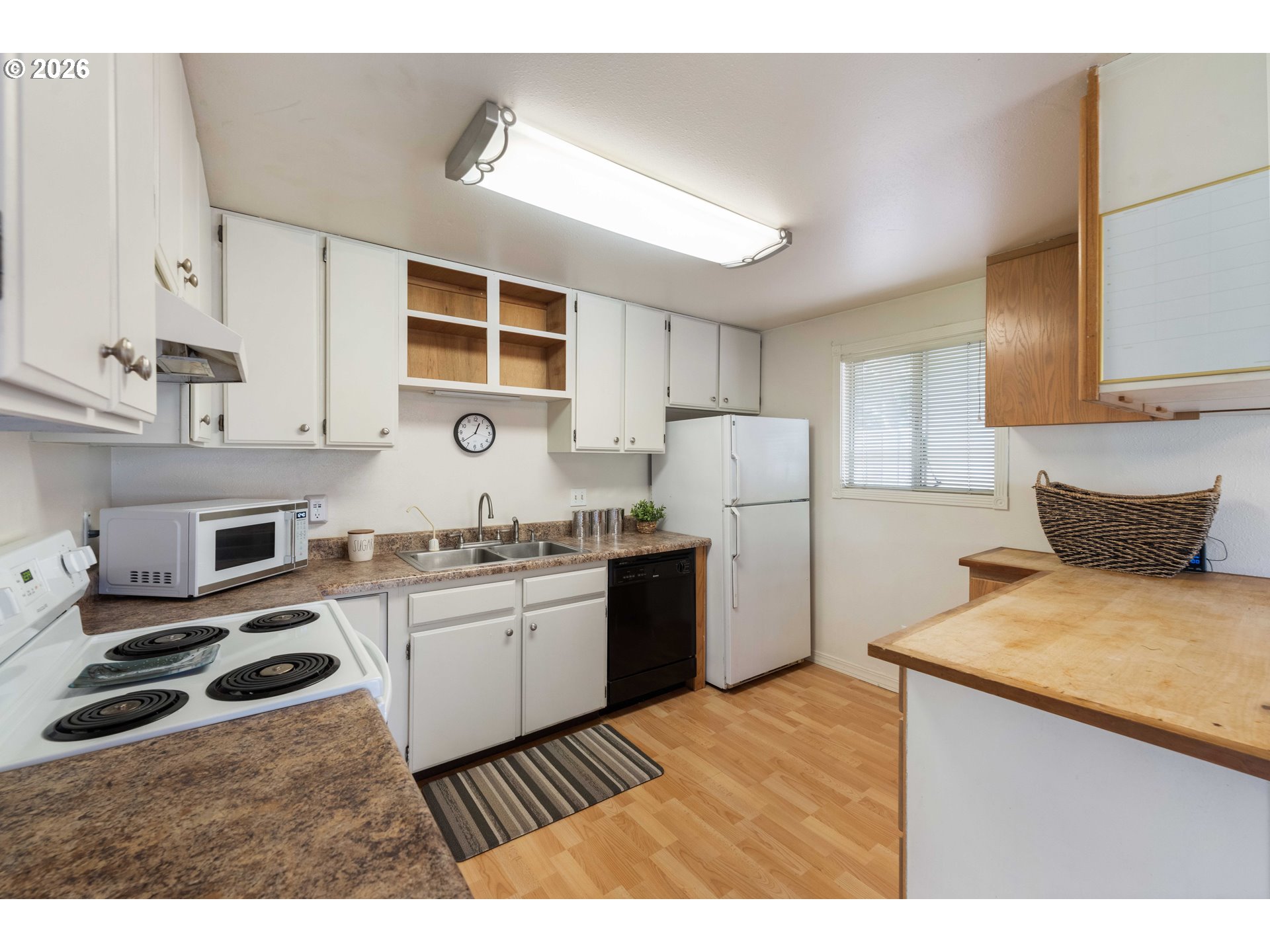 63603 4th RD, Coos Bay, OR 97420
