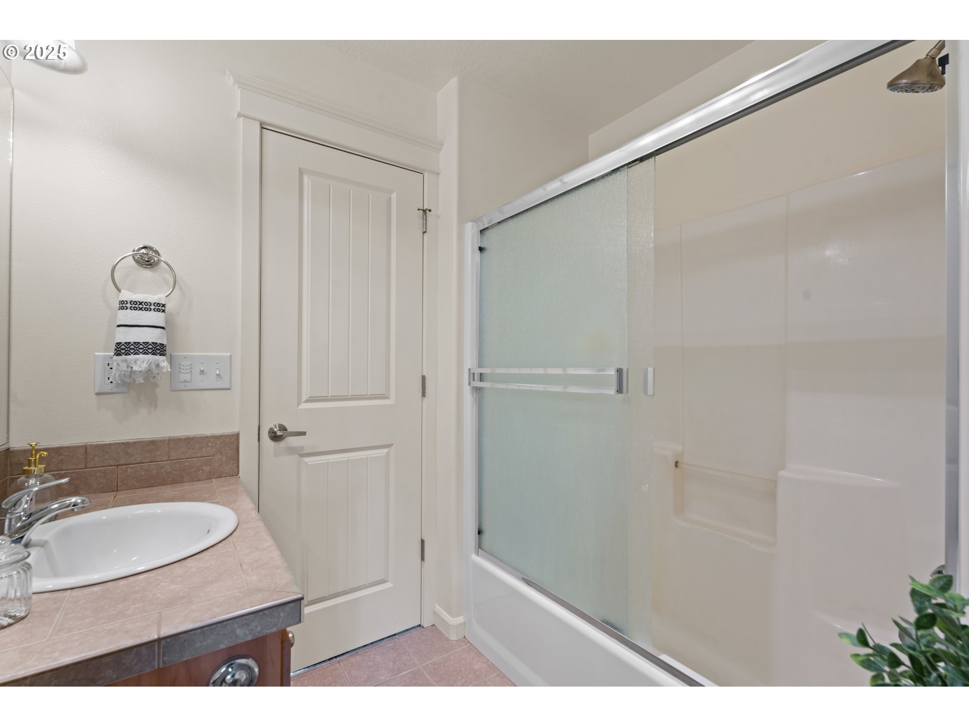 Photo #11: 761804095 Listing: Photo #11