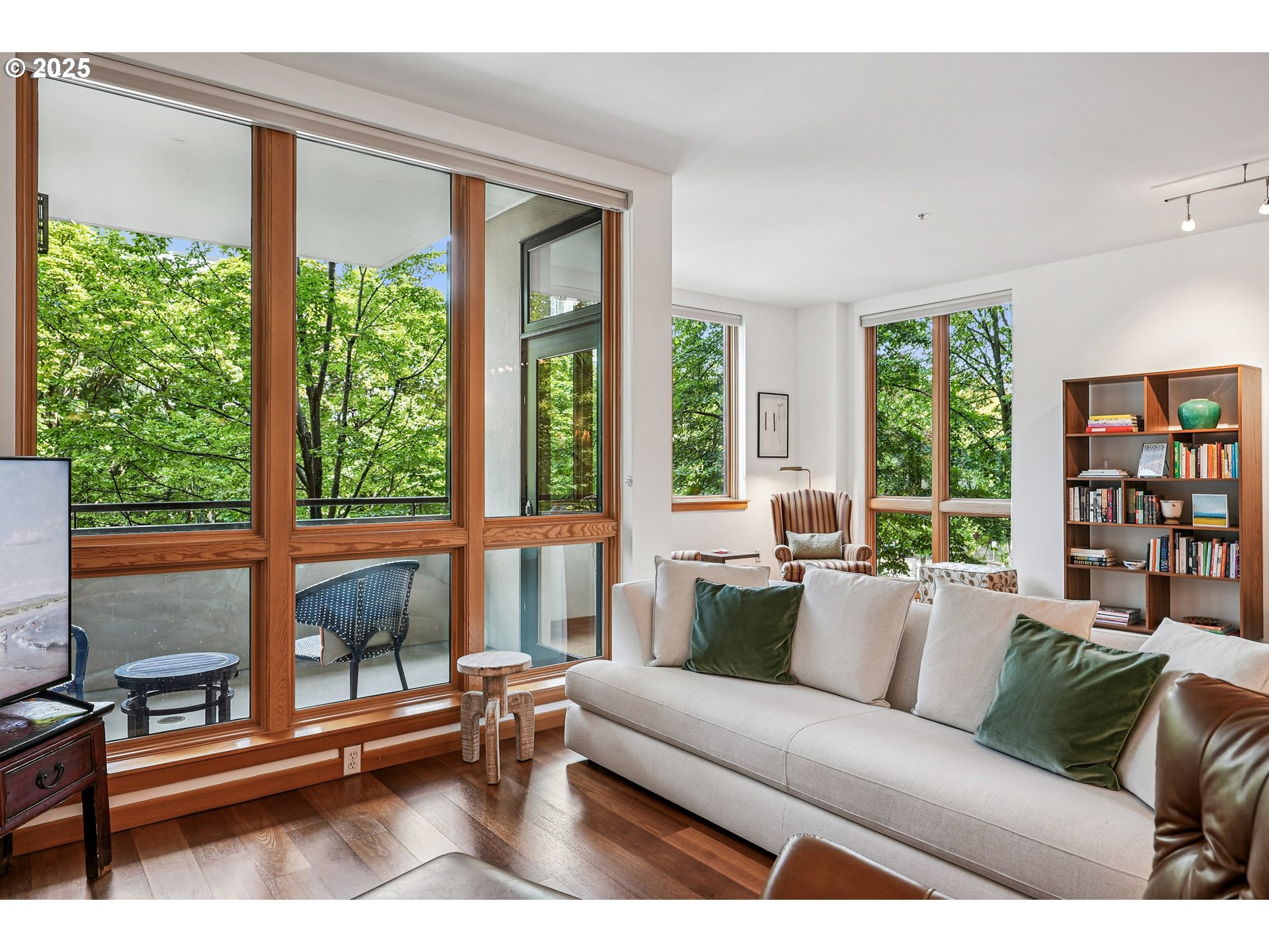 Photo #3: 762073931 Listing: Photo #3