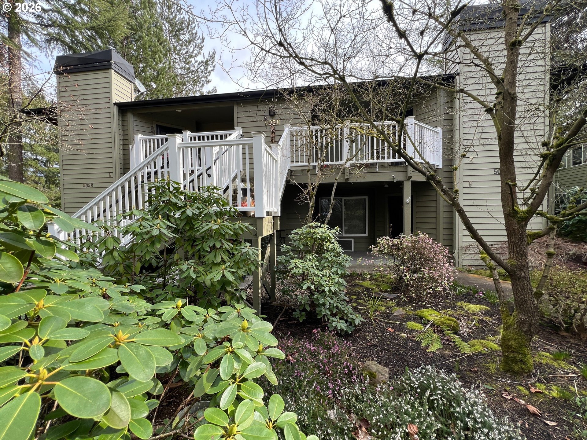 5058 FOOTHILLS DR UNIT F, Lake Oswego, OR, 97034