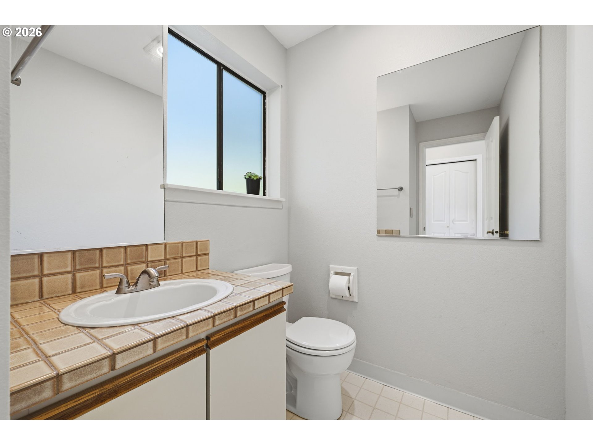 Photo #4: 764974322 Listing: Photo #4