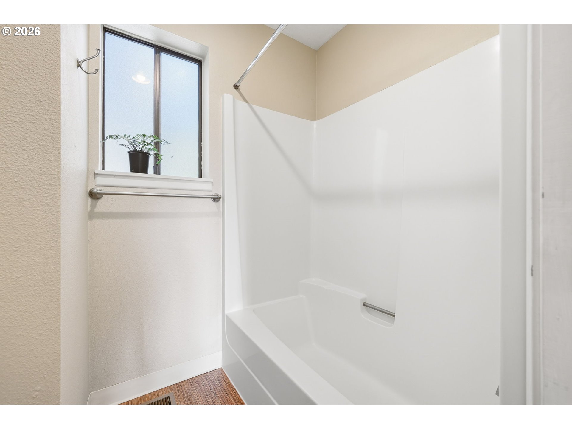 Photo #11: 764974322 Listing: Photo #11