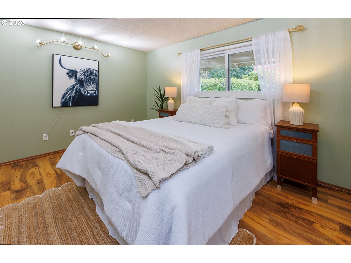 Photo #5: 766821581 Listing 