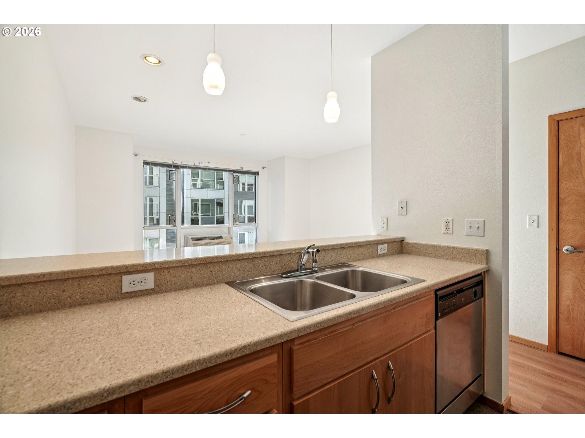 Photo #3: 768647981 Listing: Photo #3