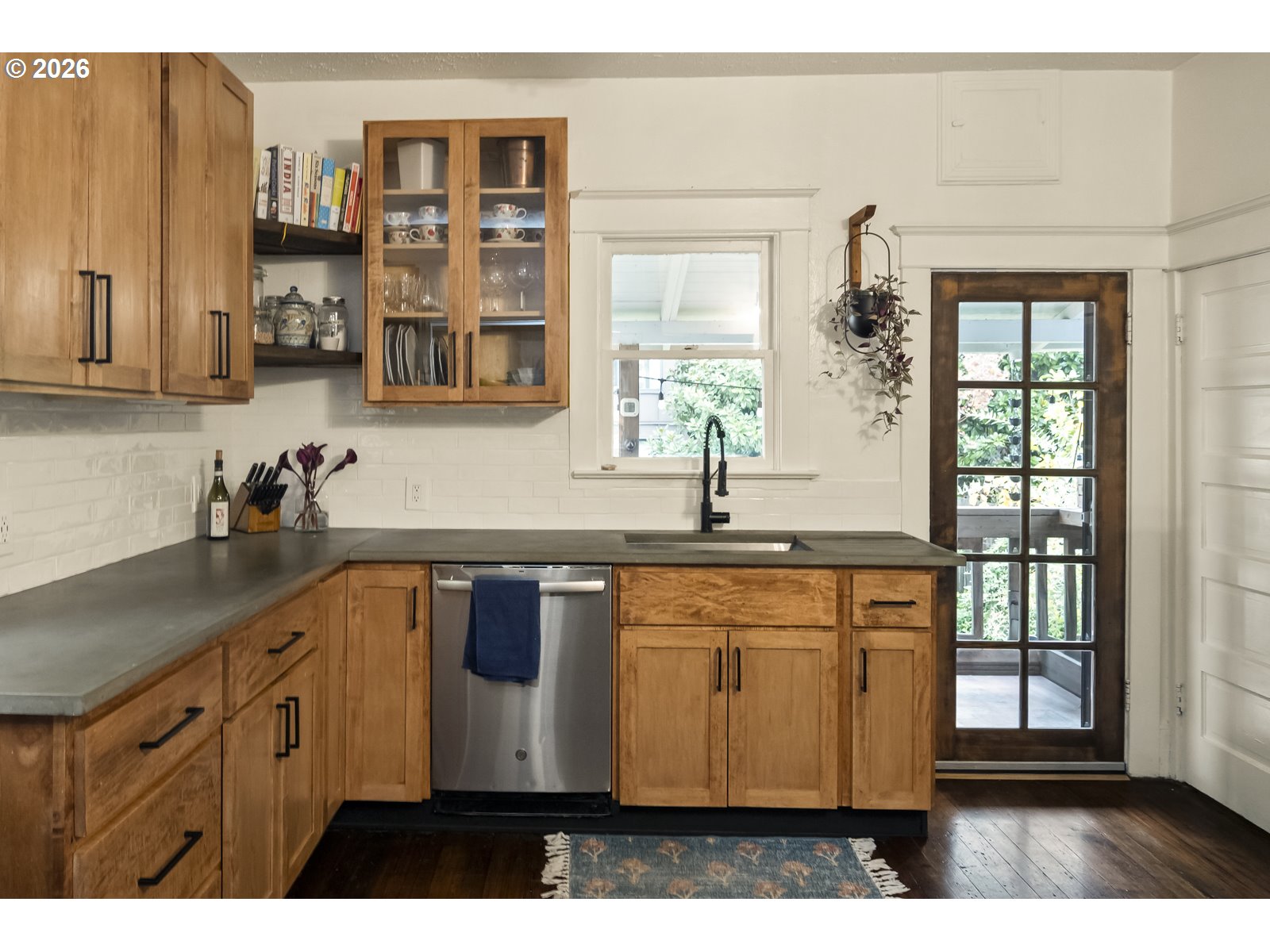 4023 SE IVON ST, Portland, OR, 97202