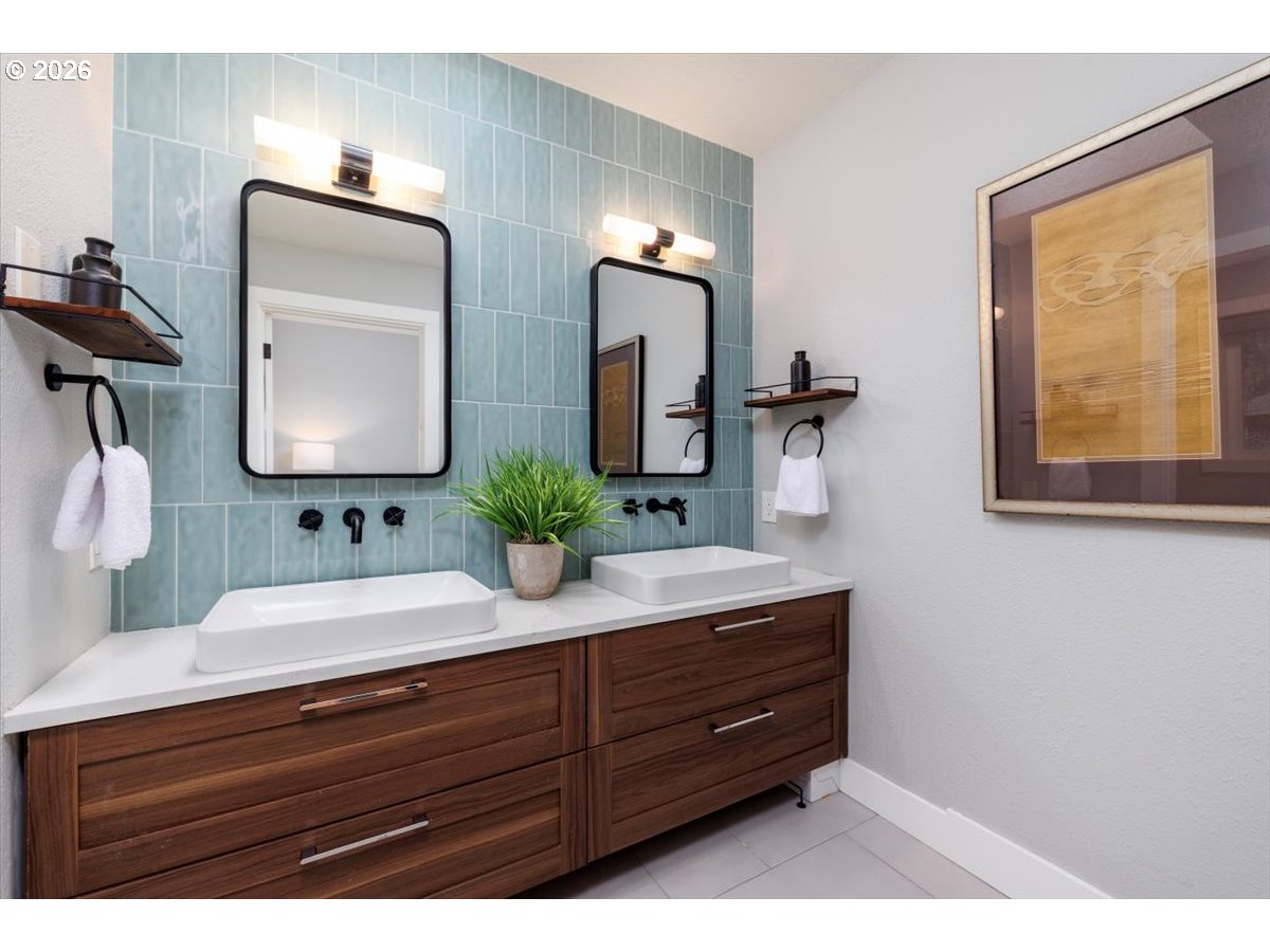 4188 COBB WAY, Lake Oswego, OR, 97035