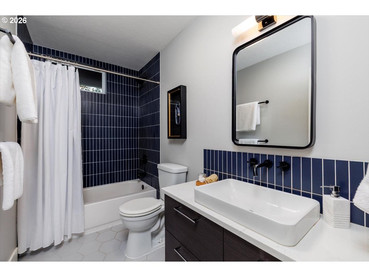 4188 COBB WAY, Lake Oswego, OR, 97035