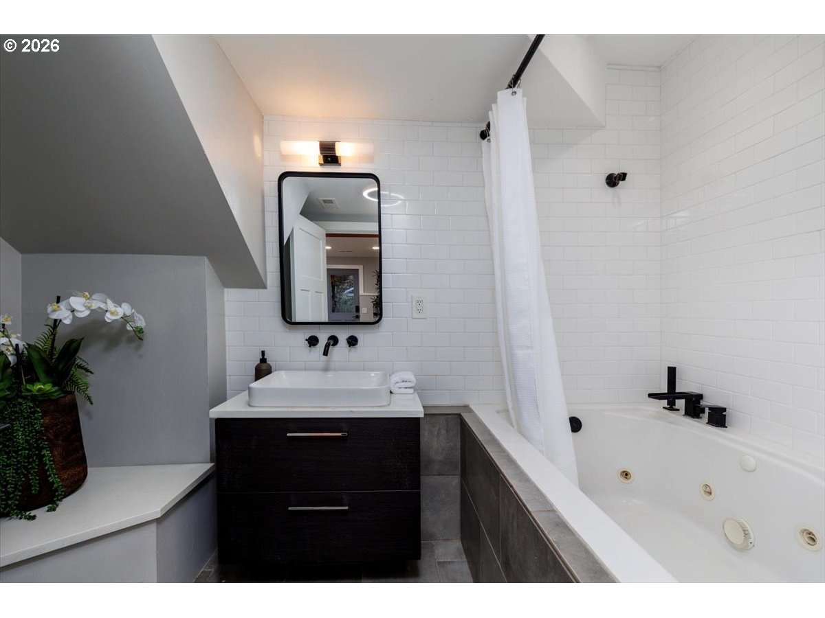4188 COBB WAY, Lake Oswego, OR, 97035