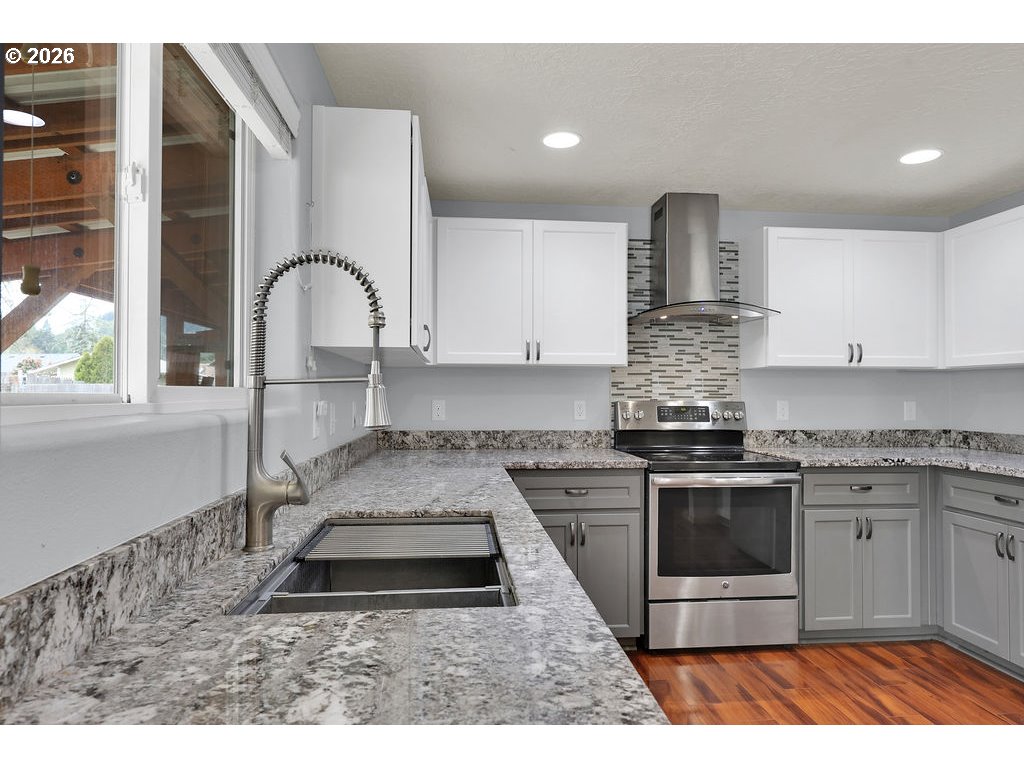 279 S 71ST, Springfield, OR, 97478