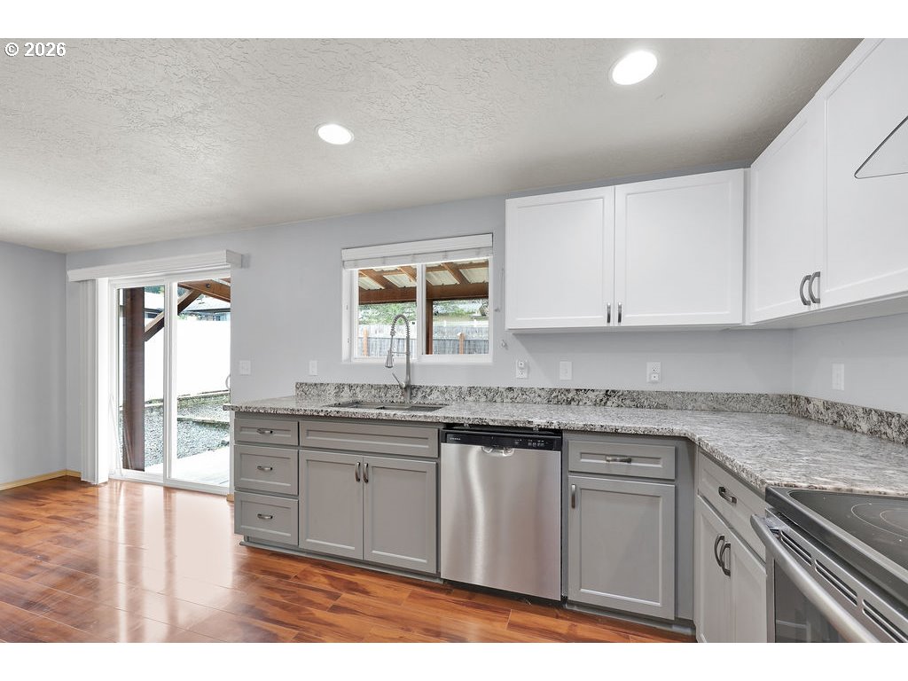 279 S 71ST, Springfield, OR, 97478