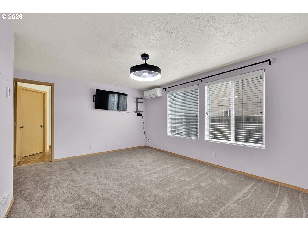 279 S 71ST, Springfield, OR, 97478