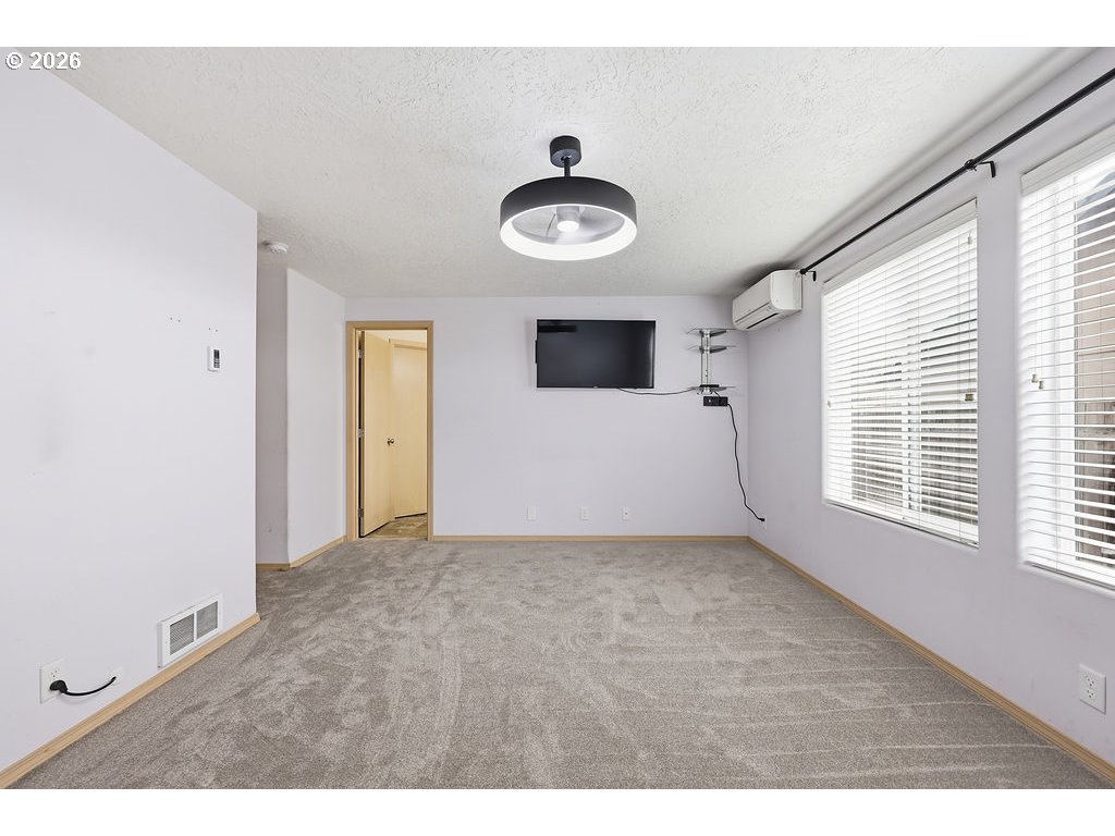 279 S 71ST, Springfield, OR, 97478