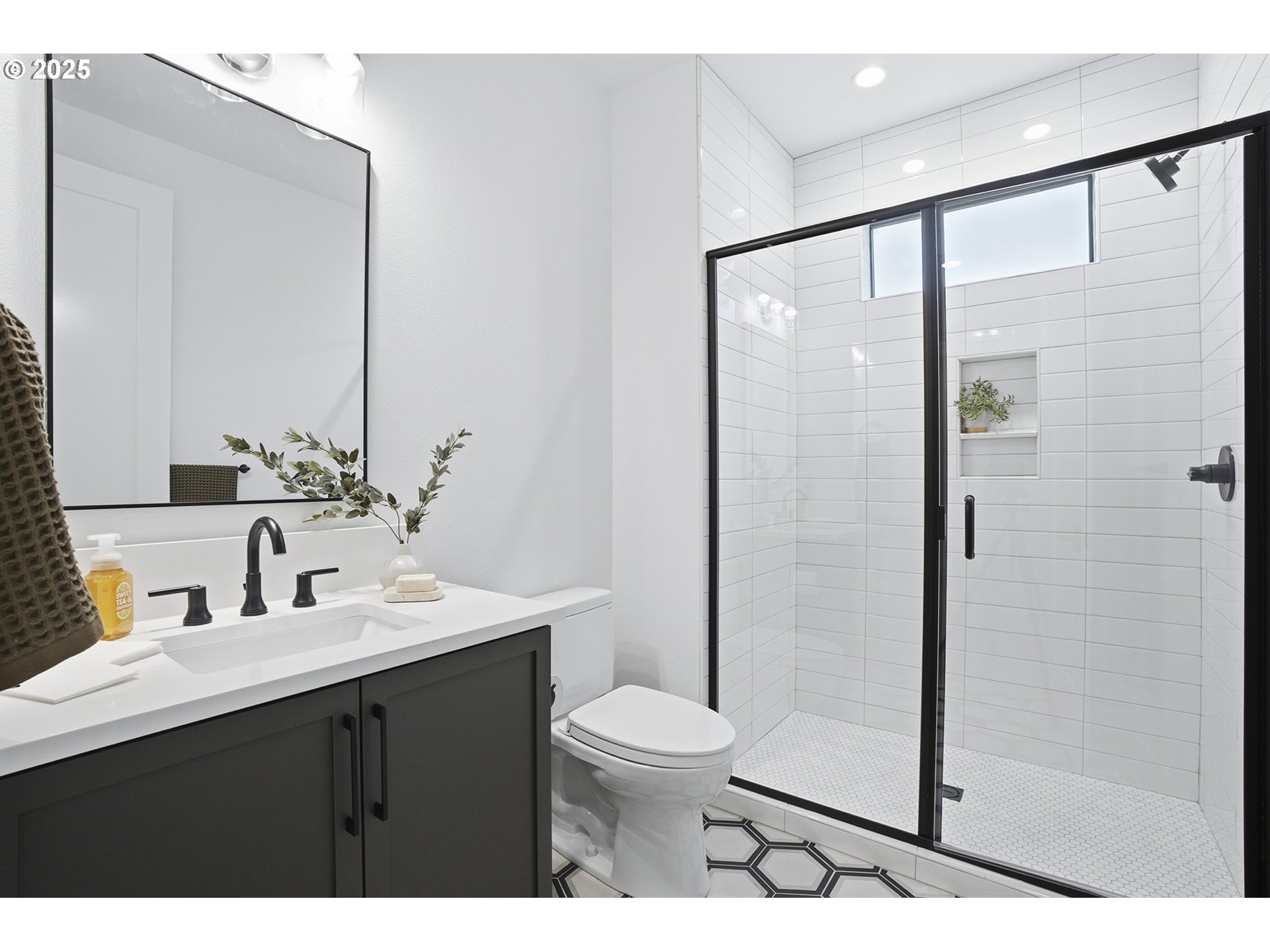 16901 KARA LN, Lake Oswego, OR, 97035