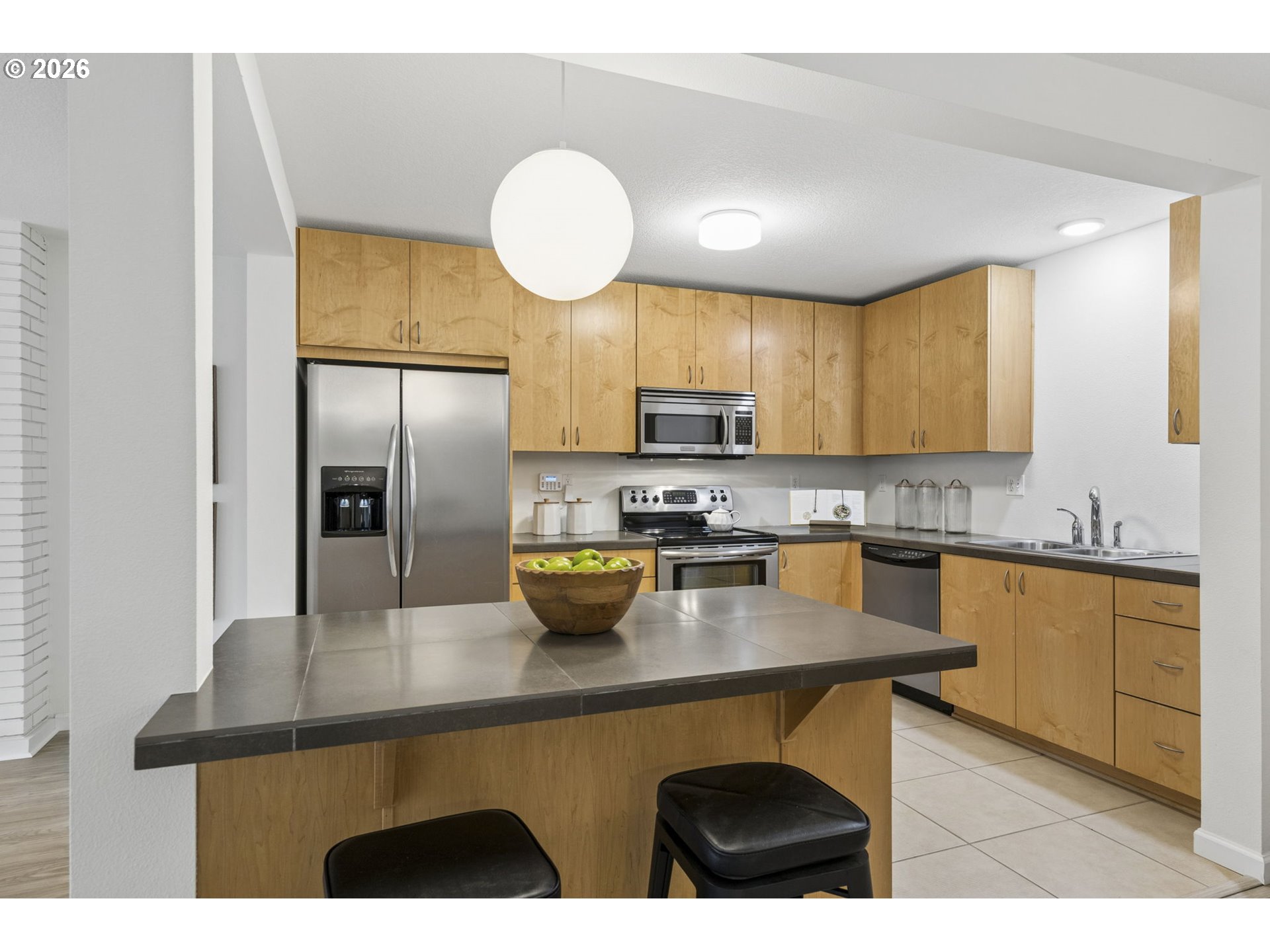 200 BURNHAM RD UNIT 303, Lake Oswego, OR, 97034