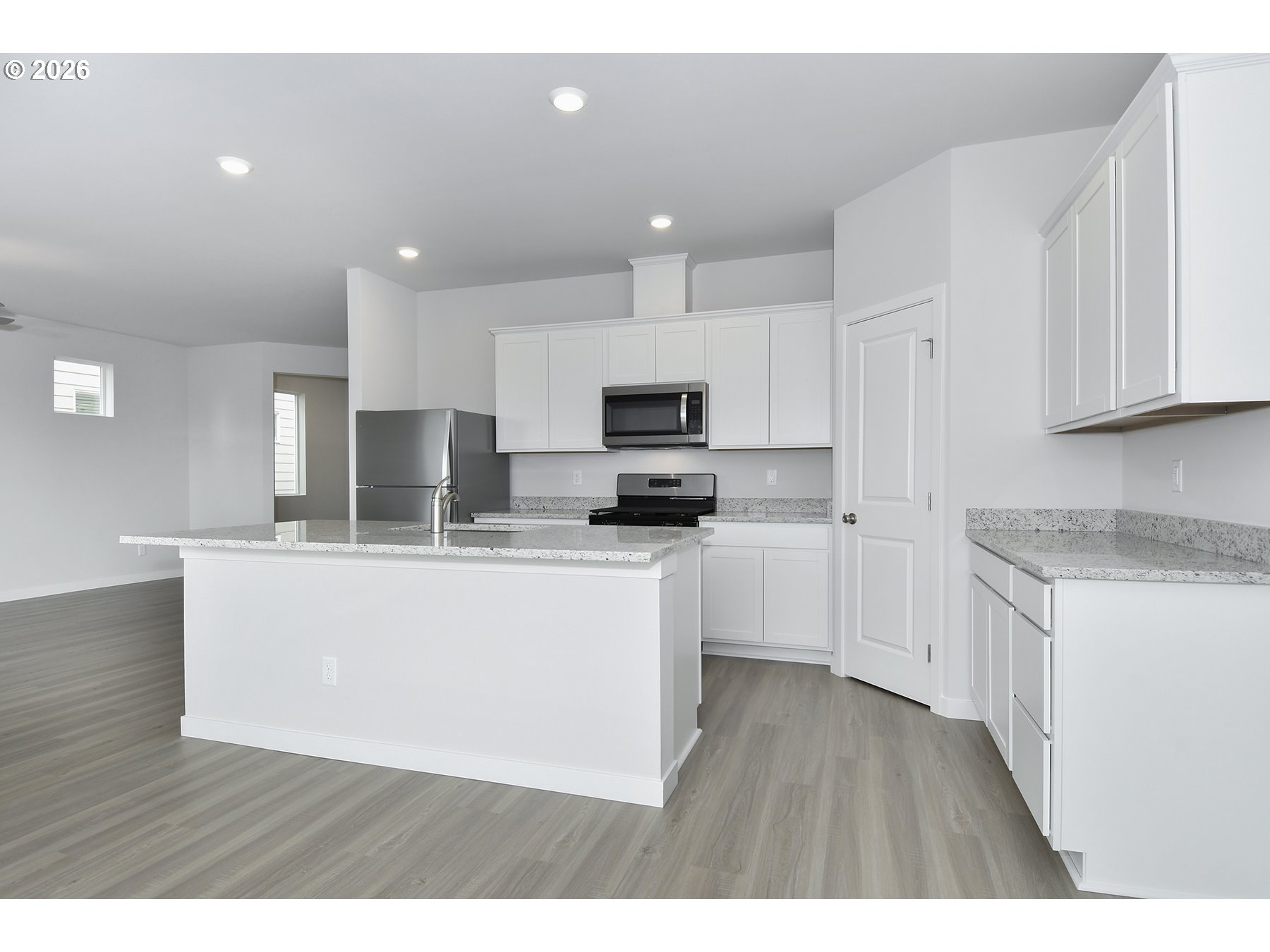 1355 OWL AVE, Woodburn, OR, 97071