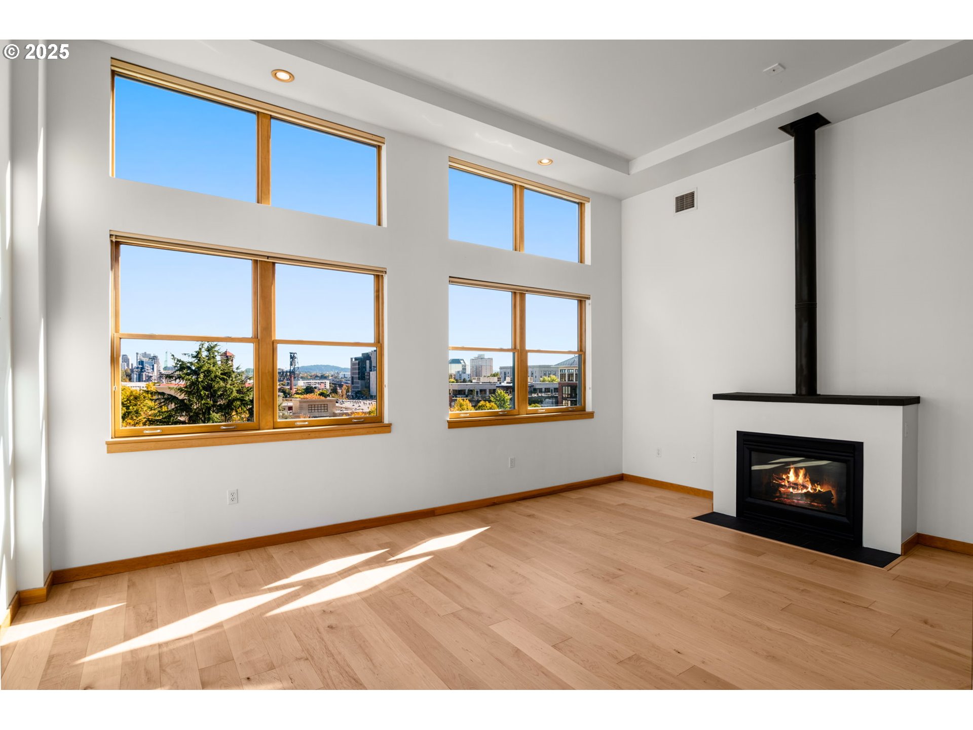 Photo #5: 776057770 Listing 