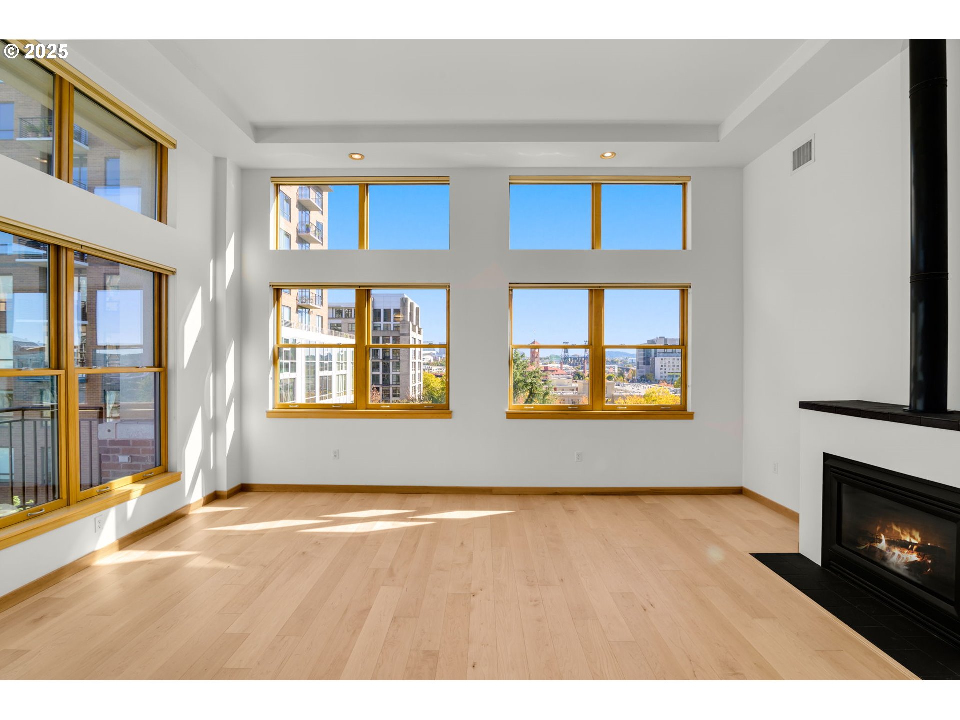 Photo #2: 776057770 Listing 
