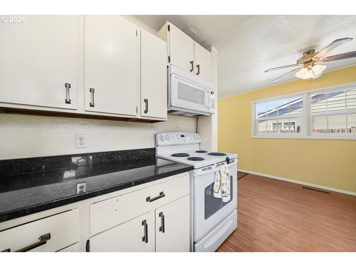 Property photo 11 of 28