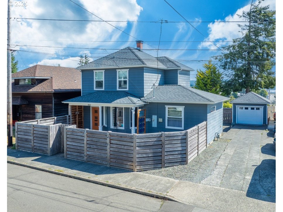 708 W High St, Stayton, OR, 97383