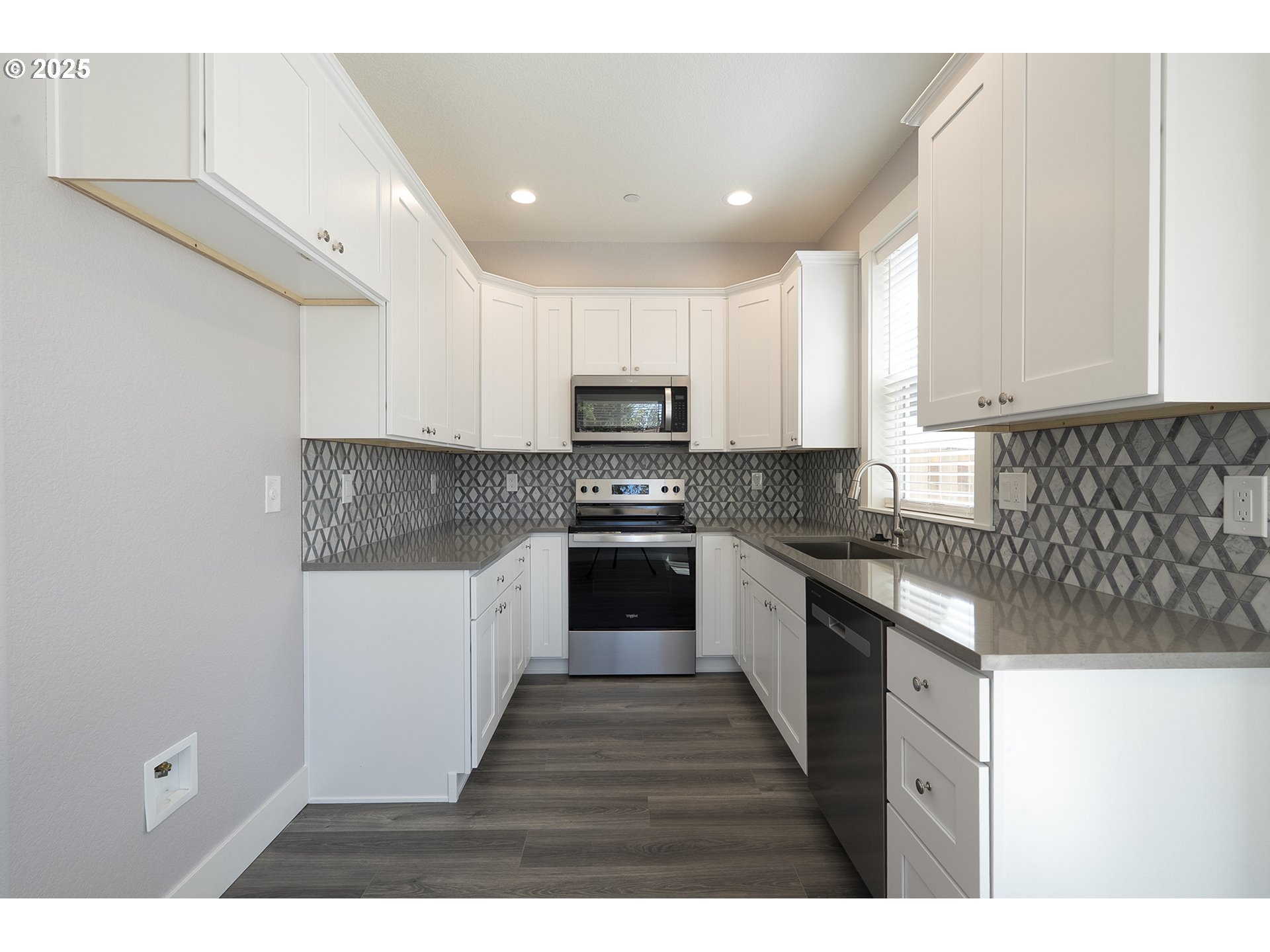 Photo #8: 779678556 Listing: Photo #8