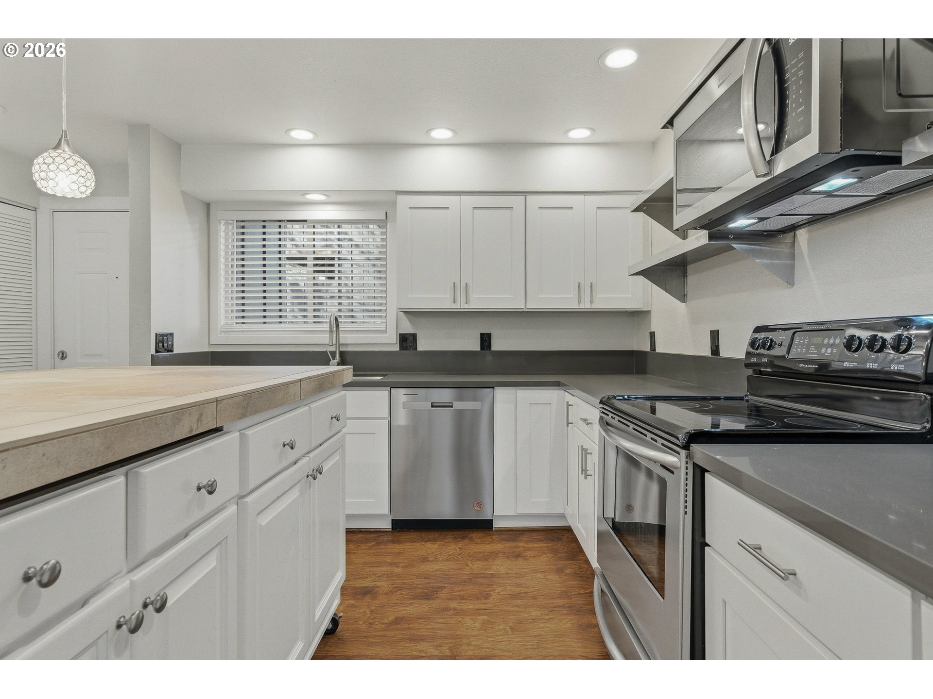 Photo #6: 780231919 Listing: Photo #6