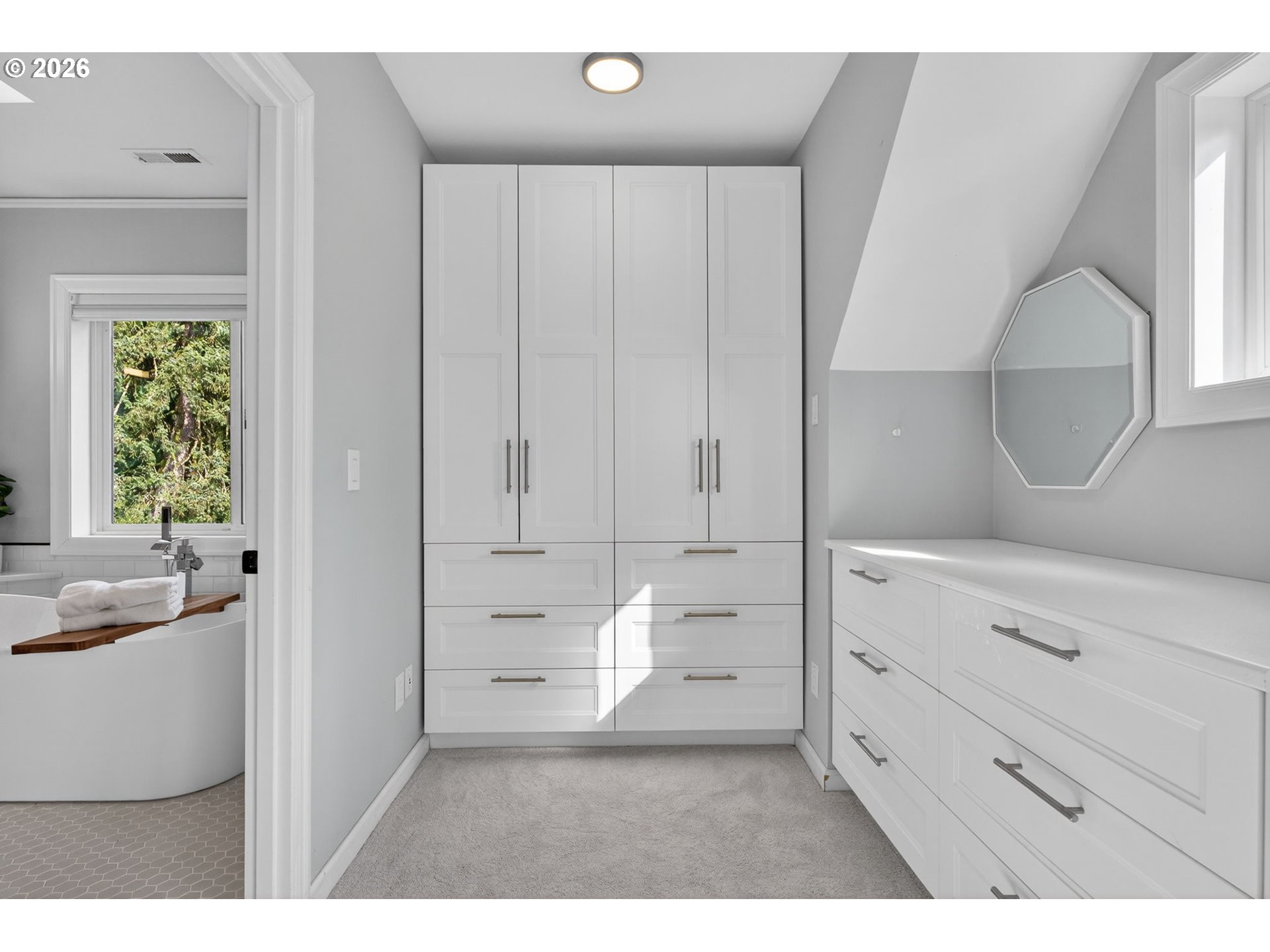 1638 SW UPLAND DR, Portland, OR, 97221