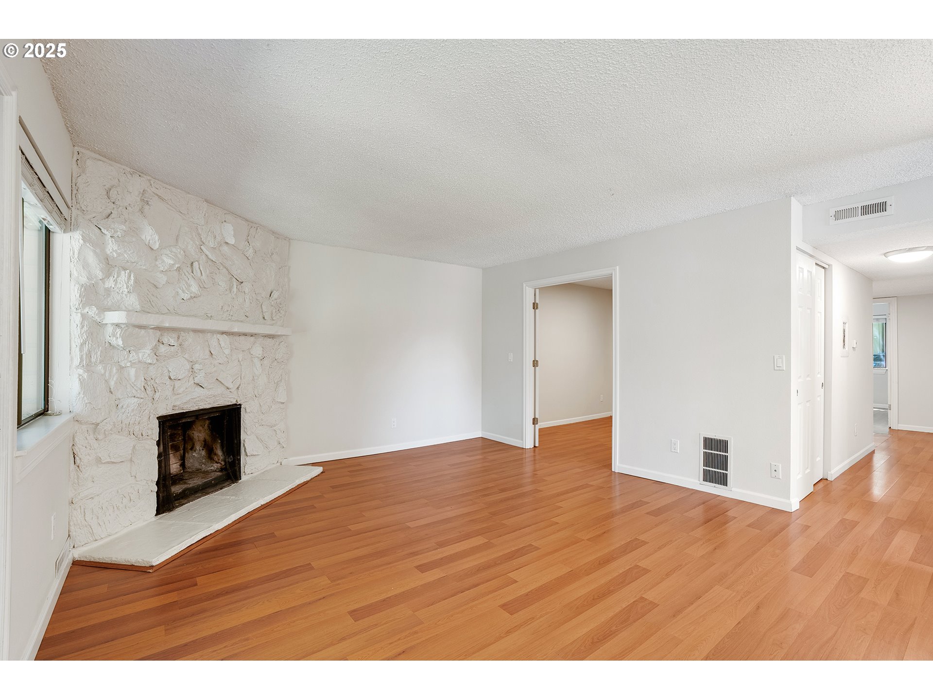 Photo #8: 783637055 Listing: Photo #8
