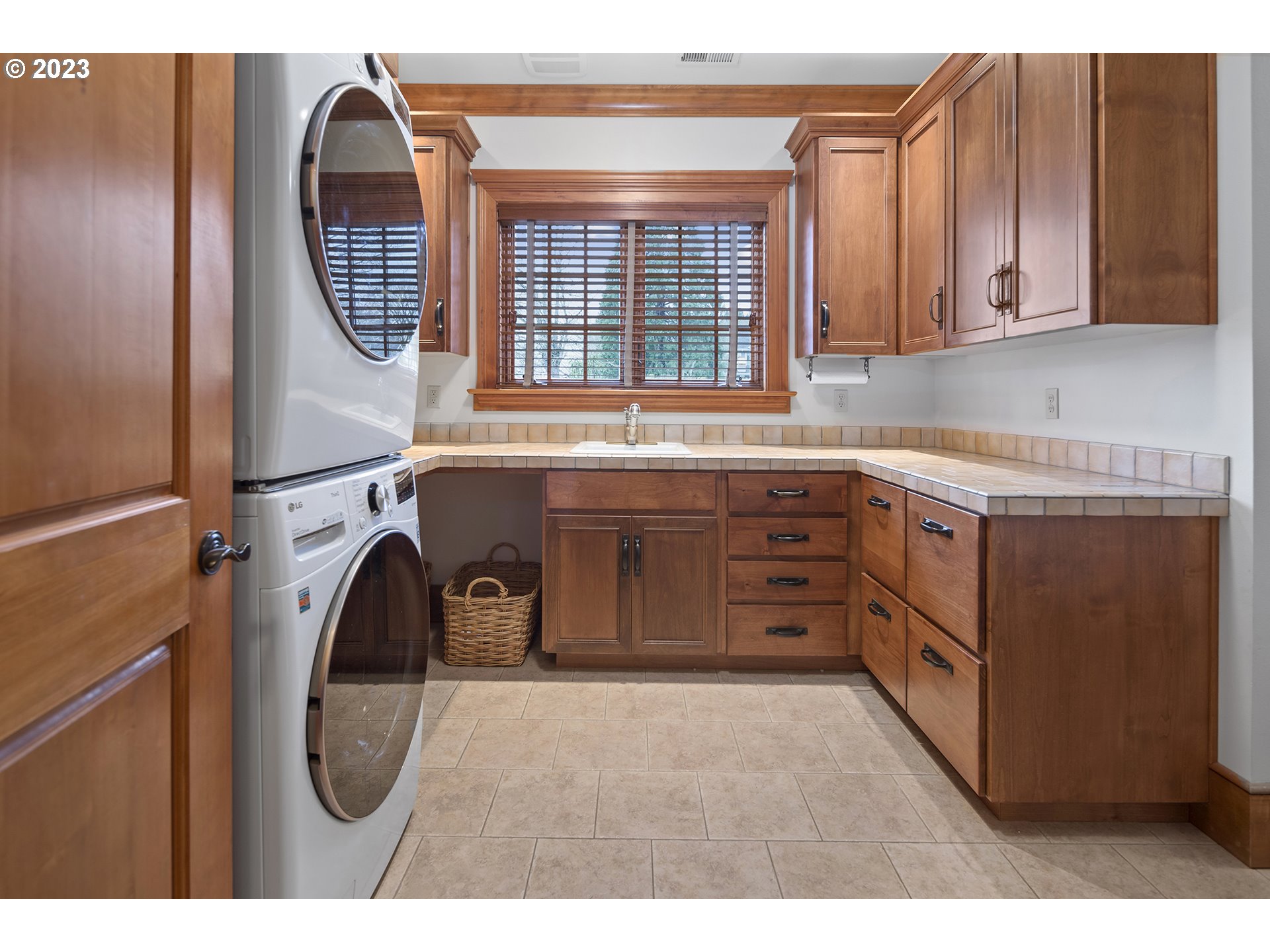 5905 BUENA VISTA DR, Vancouver, 5 Bedrooms Bedrooms, ,6.2 BathroomsBathrooms,Residential,For Sale,BUENA VISTA,0,790653289