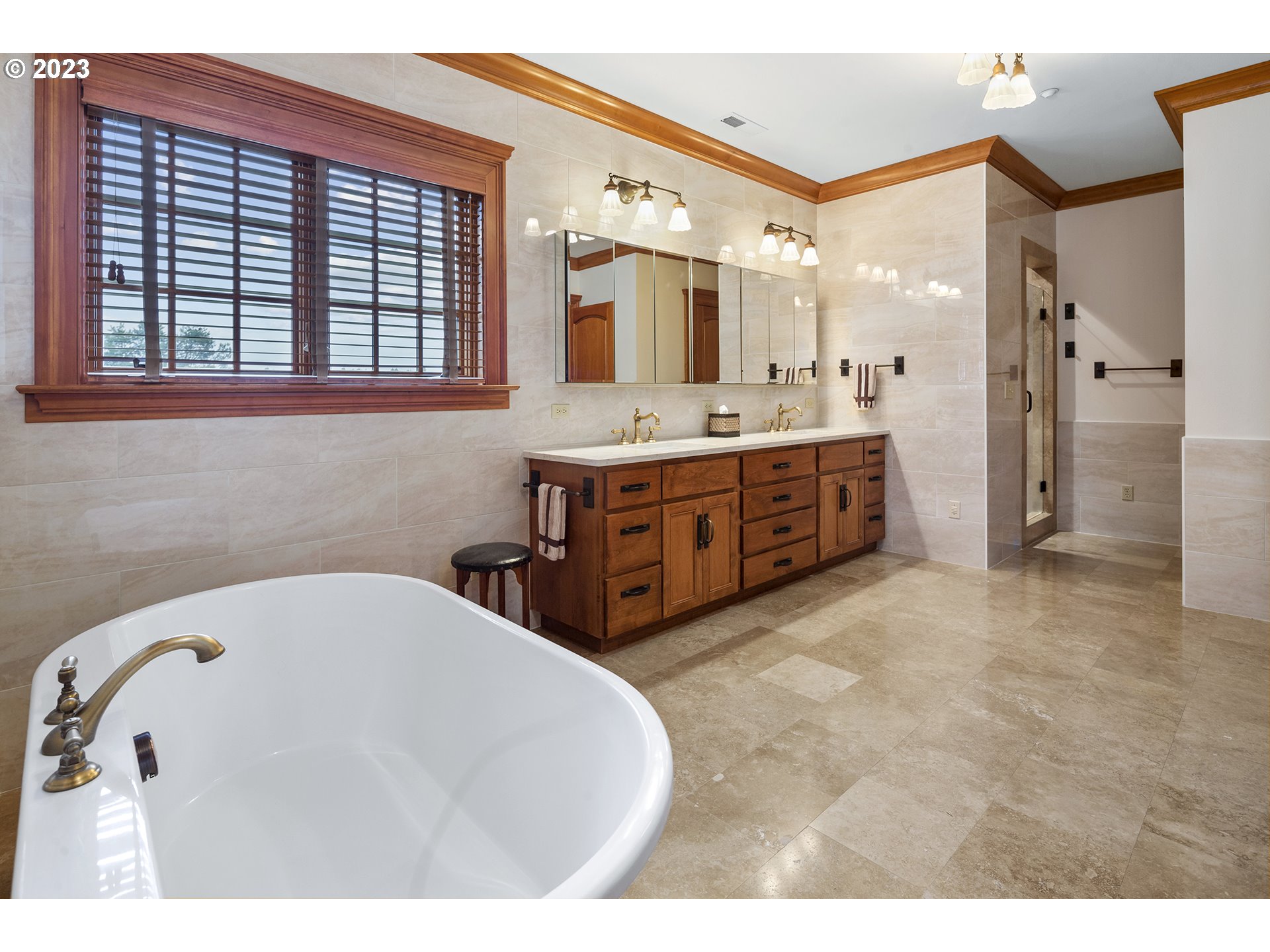 5905 BUENA VISTA DR, Vancouver, 5 Bedrooms Bedrooms, ,6.2 BathroomsBathrooms,Residential,For Sale,BUENA VISTA,0,790653289